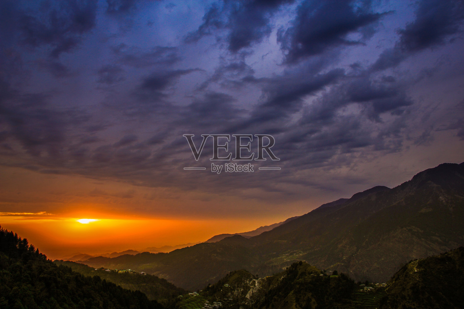 山与日落照片摄影图片