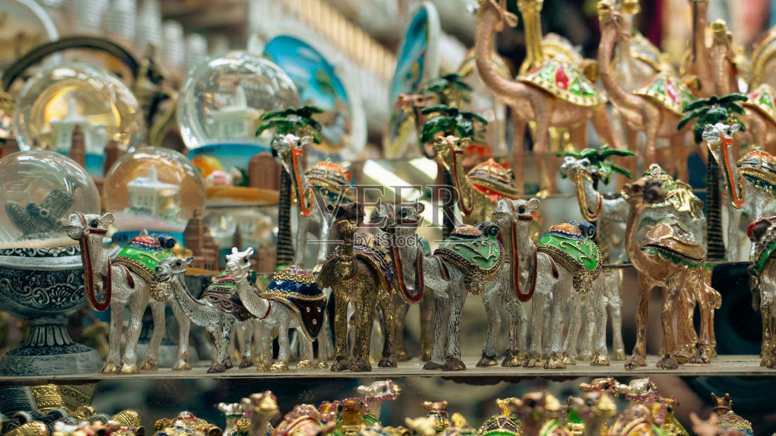 在塞拉莱Al-Husn Souq出售的阿曼纪念品照片摄影图片