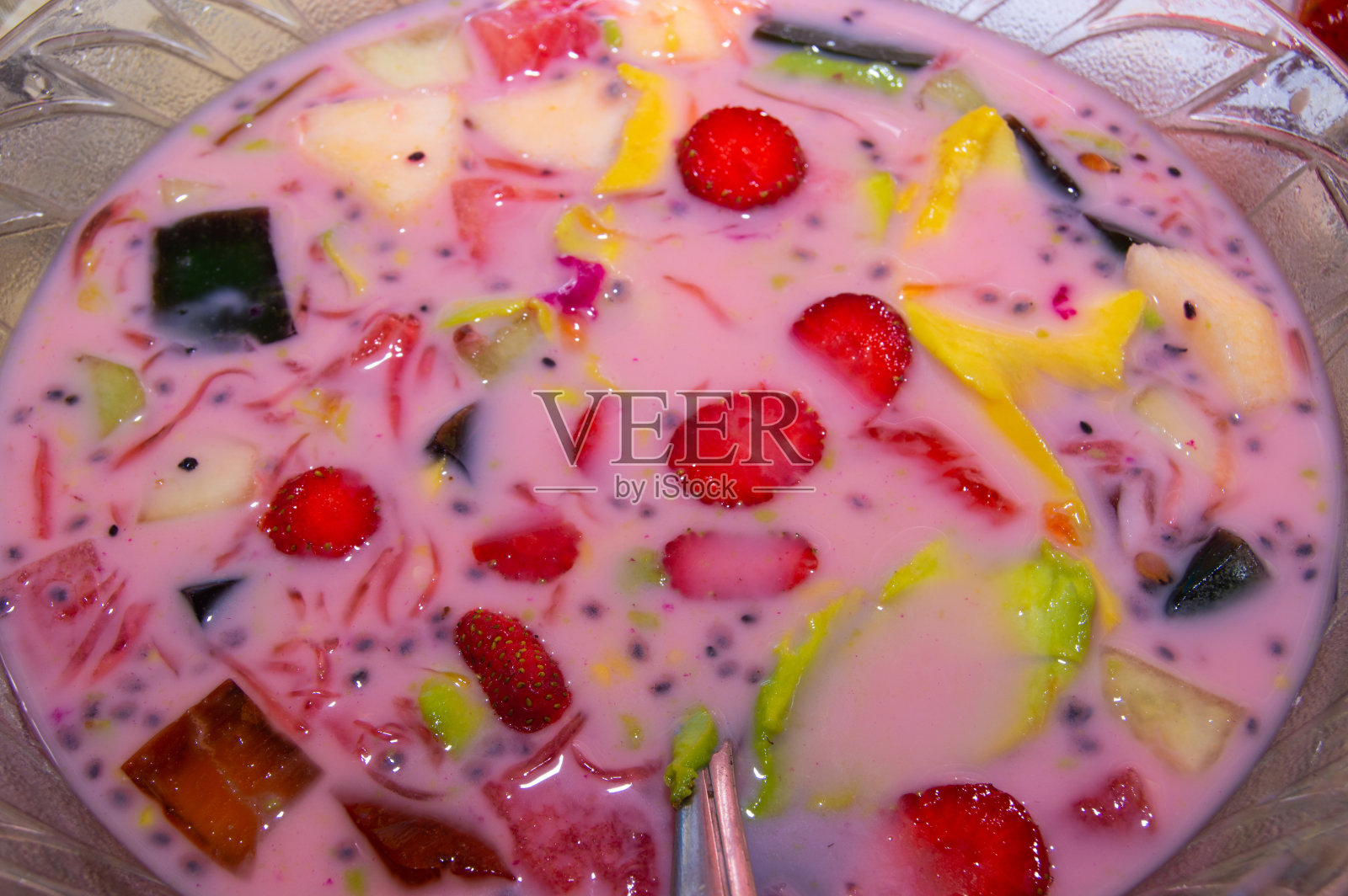 冰与水果和果冻混合照片摄影图片