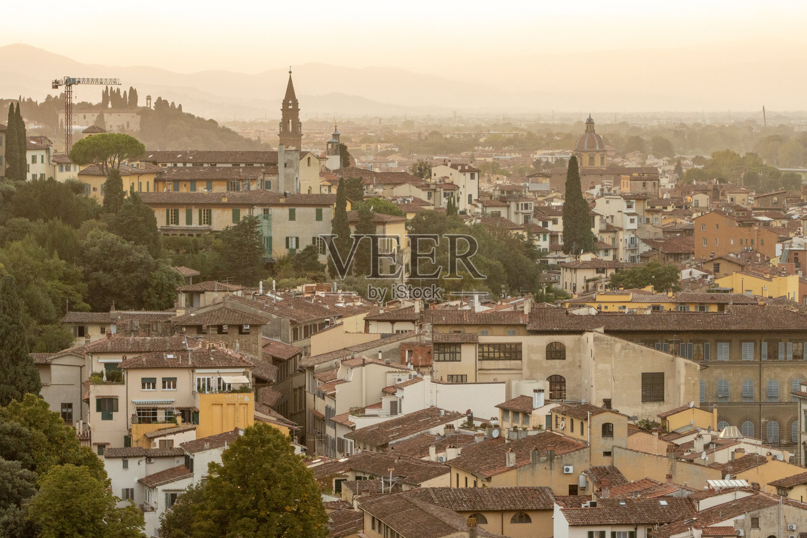 意大利托斯卡纳佛罗伦萨上空的雾霾照片摄影图片