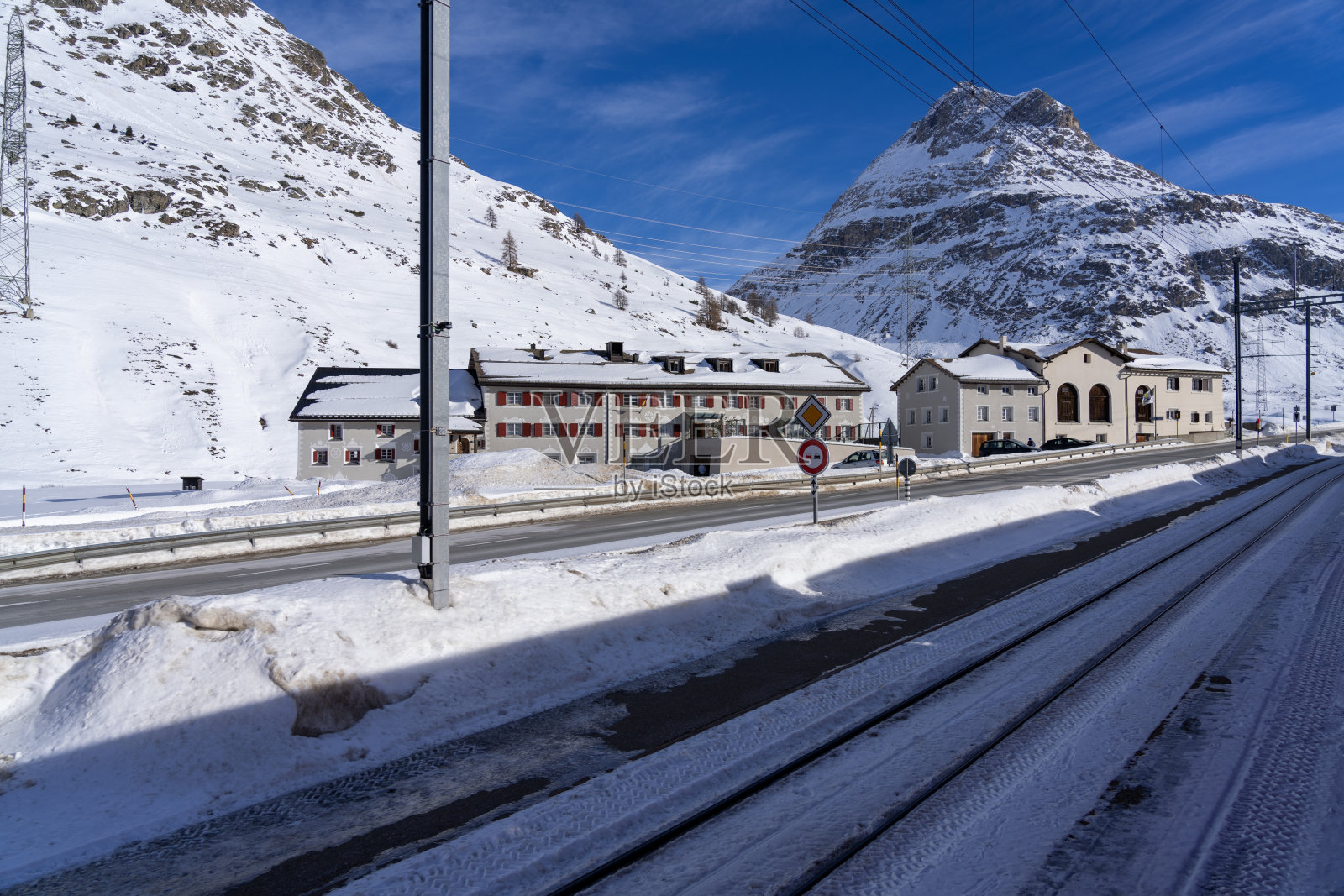 伯尔尼纳红色列车照片摄影图片