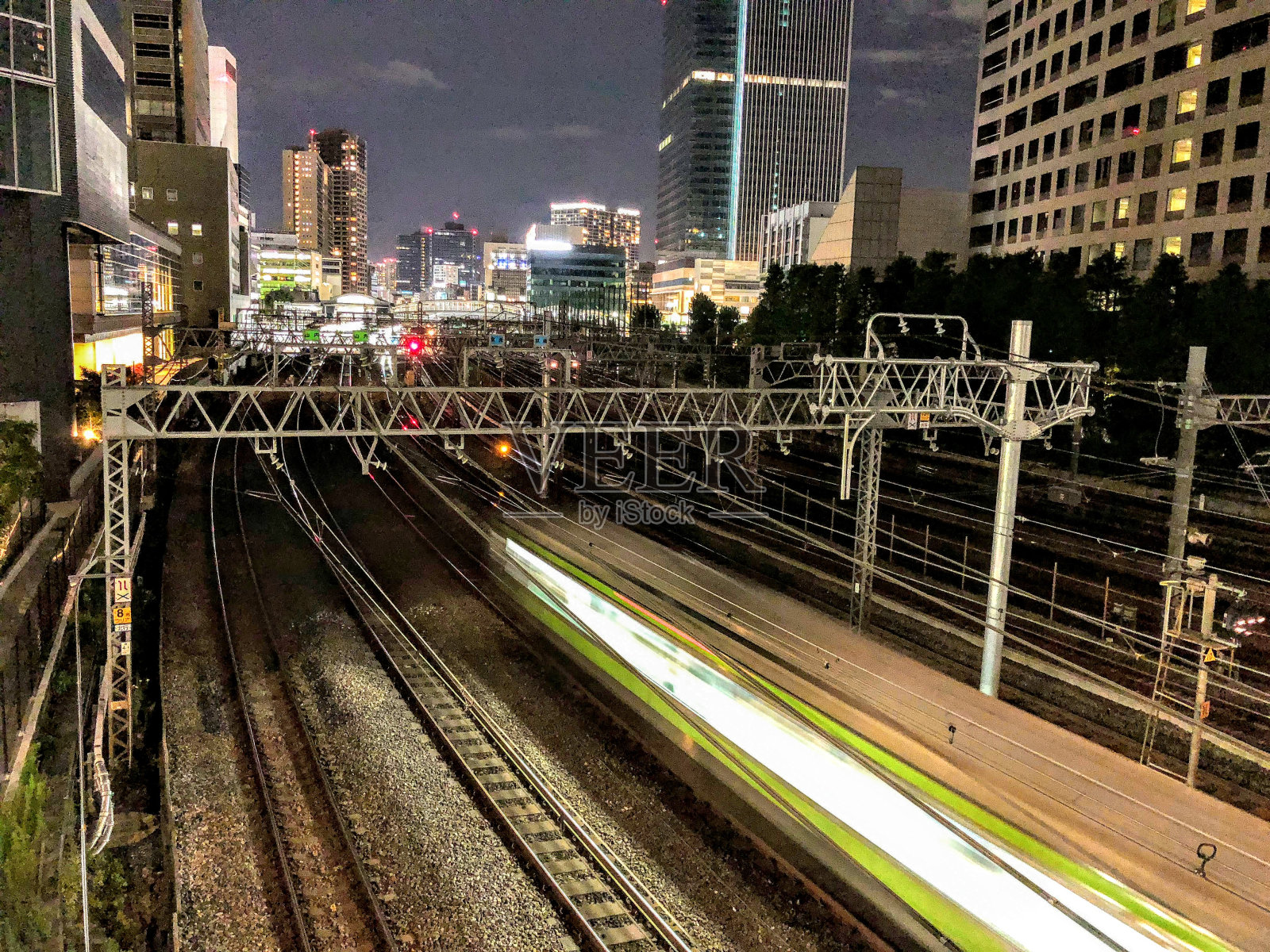 东京铁路夜景照片摄影图片