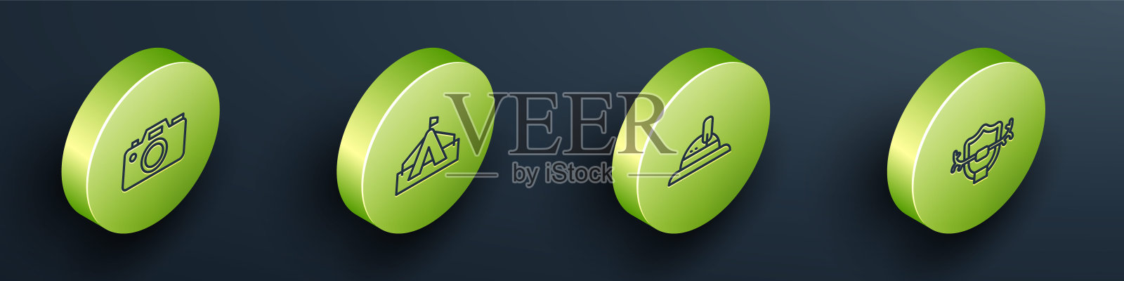 设置等距线照相机，旅游帐篷，猎人帽和鹿角上的盾牌图标。向量插画图片素材