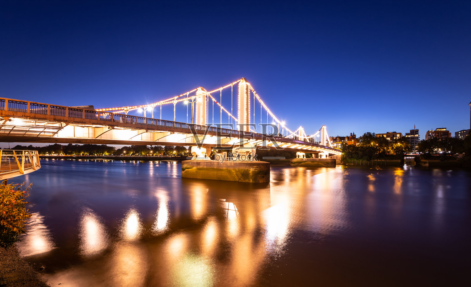 切尔西桥，伦敦，英格兰，欧洲照片摄影图片