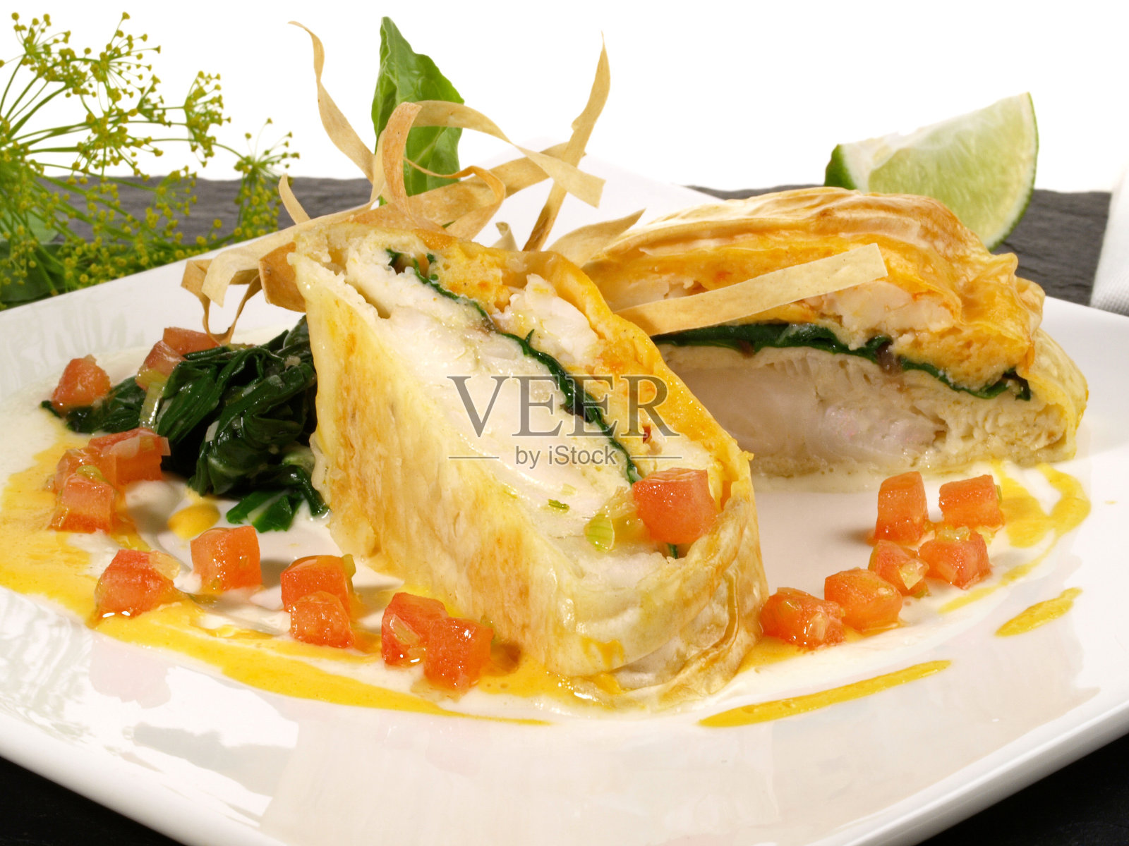 大比目鱼-在白色背景上分离的温热开胃菜照片摄影图片