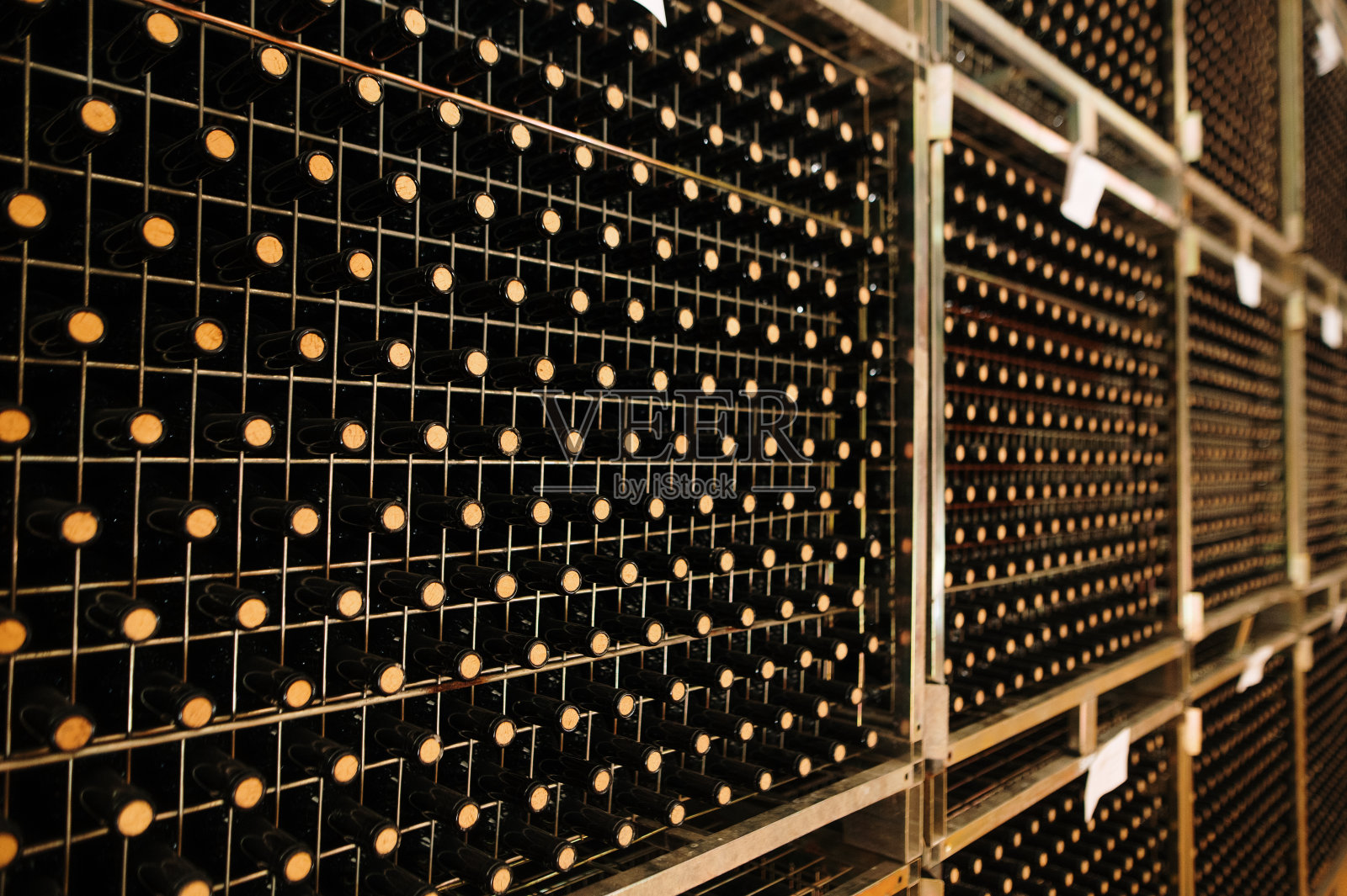 储存的酒瓶照片摄影图片