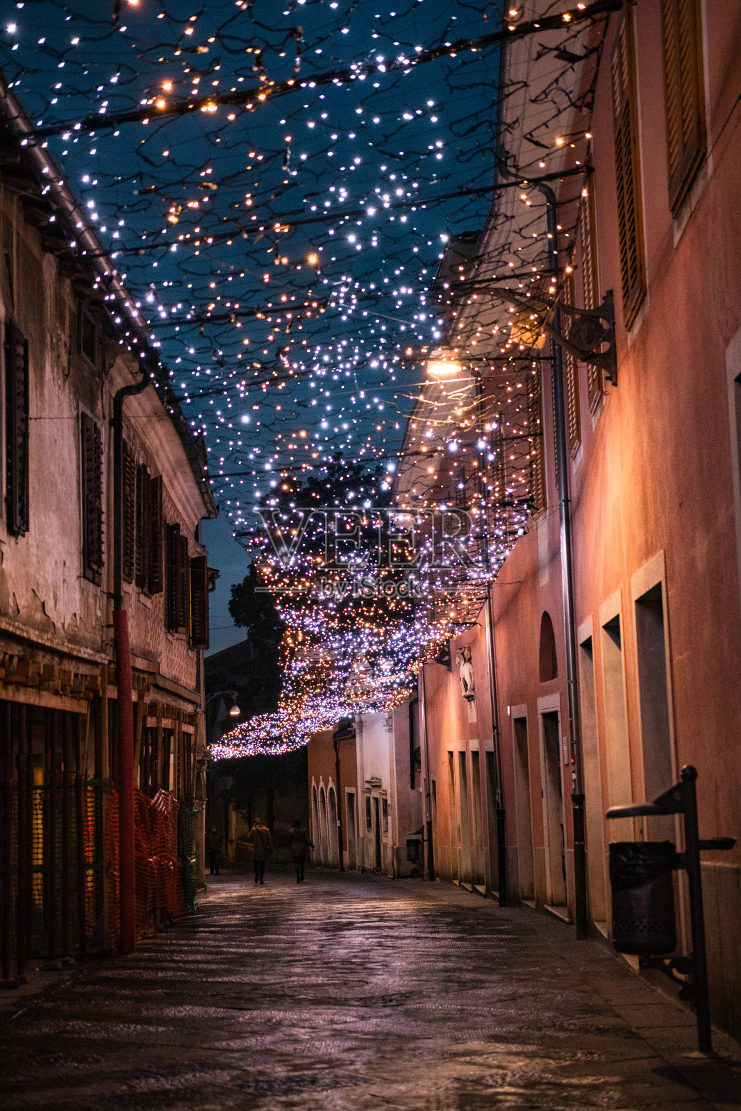 假日期间科佩尔街道的照片照片摄影图片