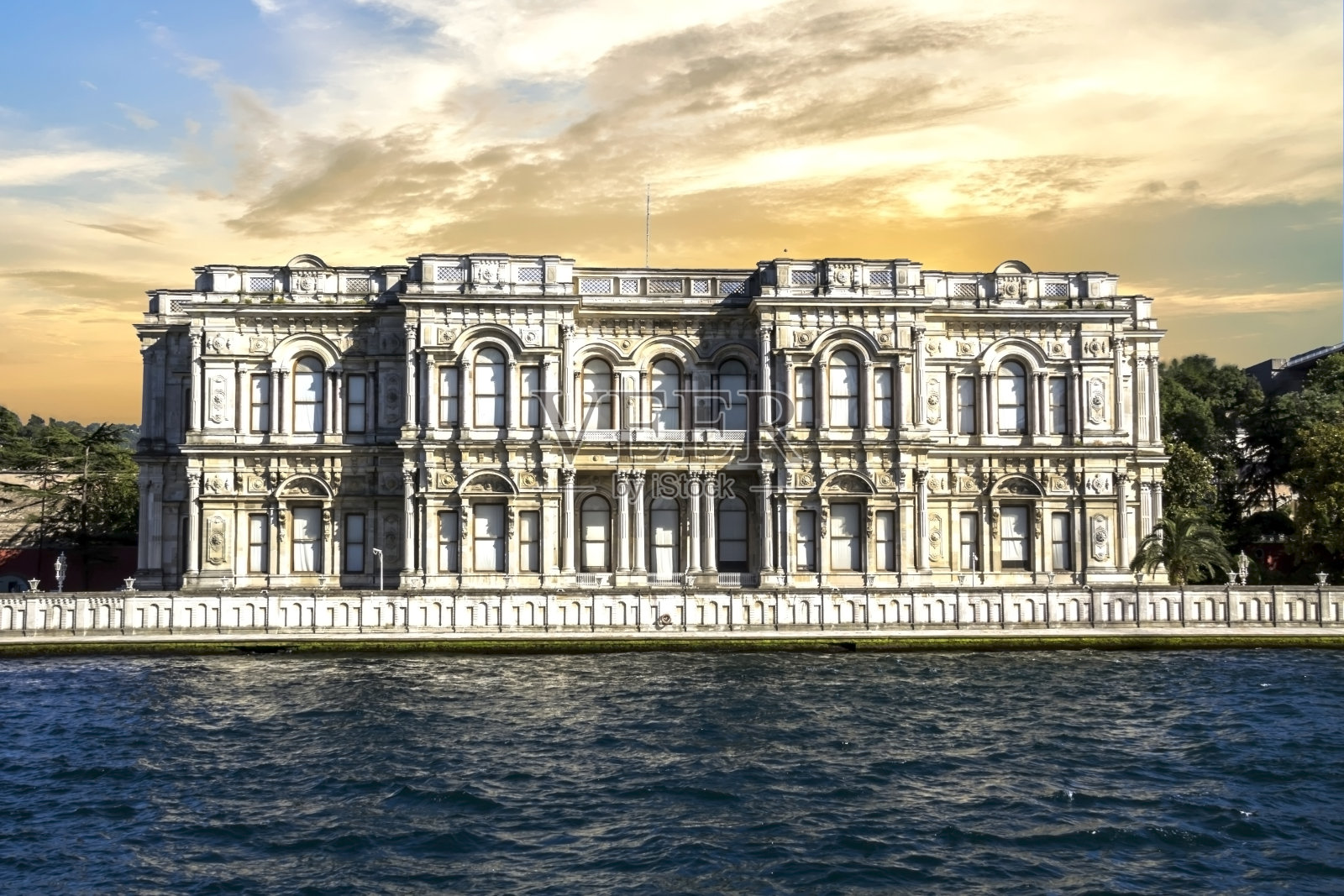 土耳其伊斯坦布尔的贝勒贝伊宫照片摄影图片