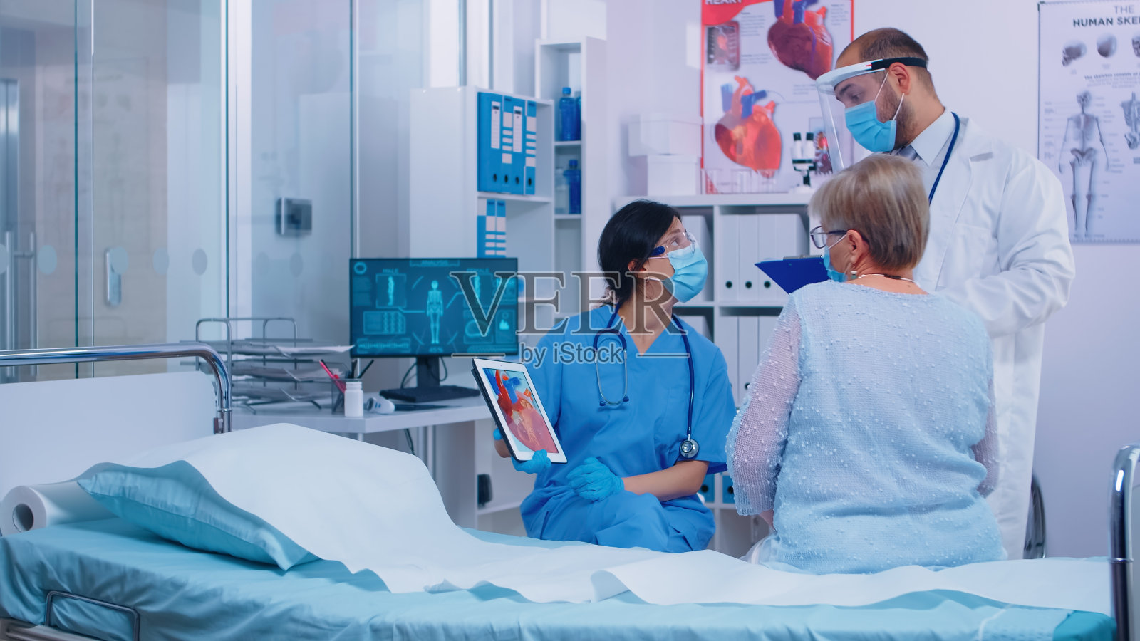 心脏病患者医生预约照片摄影图片