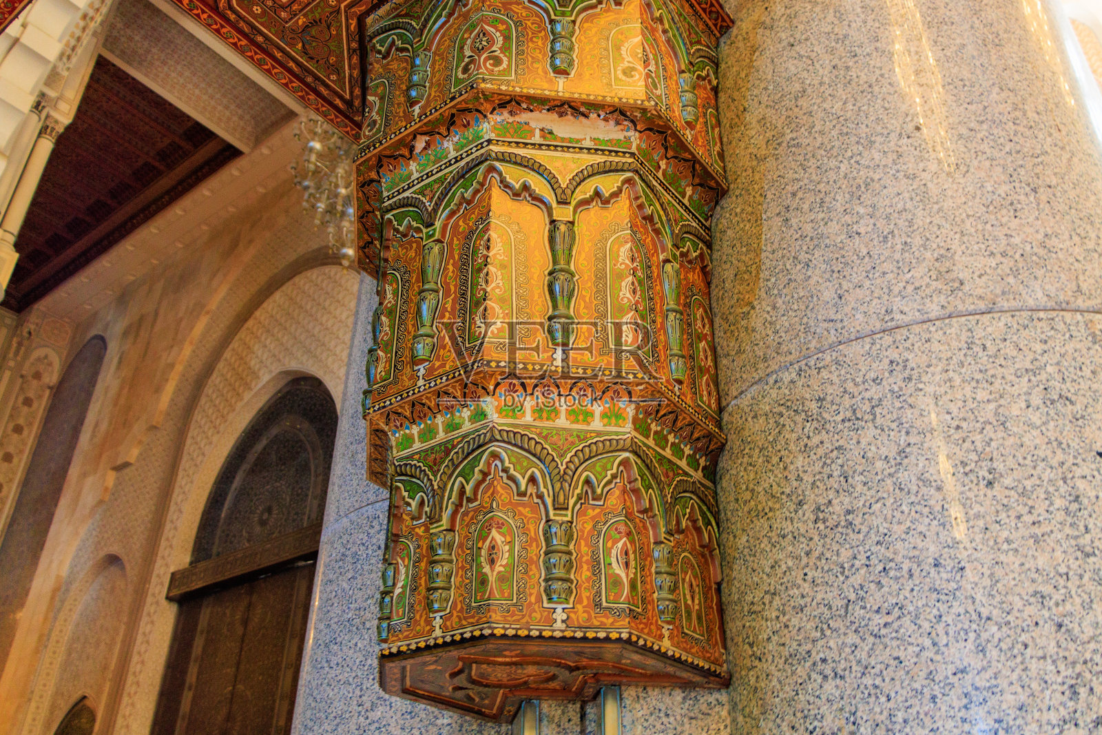 摩洛哥卡萨布兰卡。哈桑二世清真寺内部。它是摩洛哥最大的清真寺。照片摄影图片