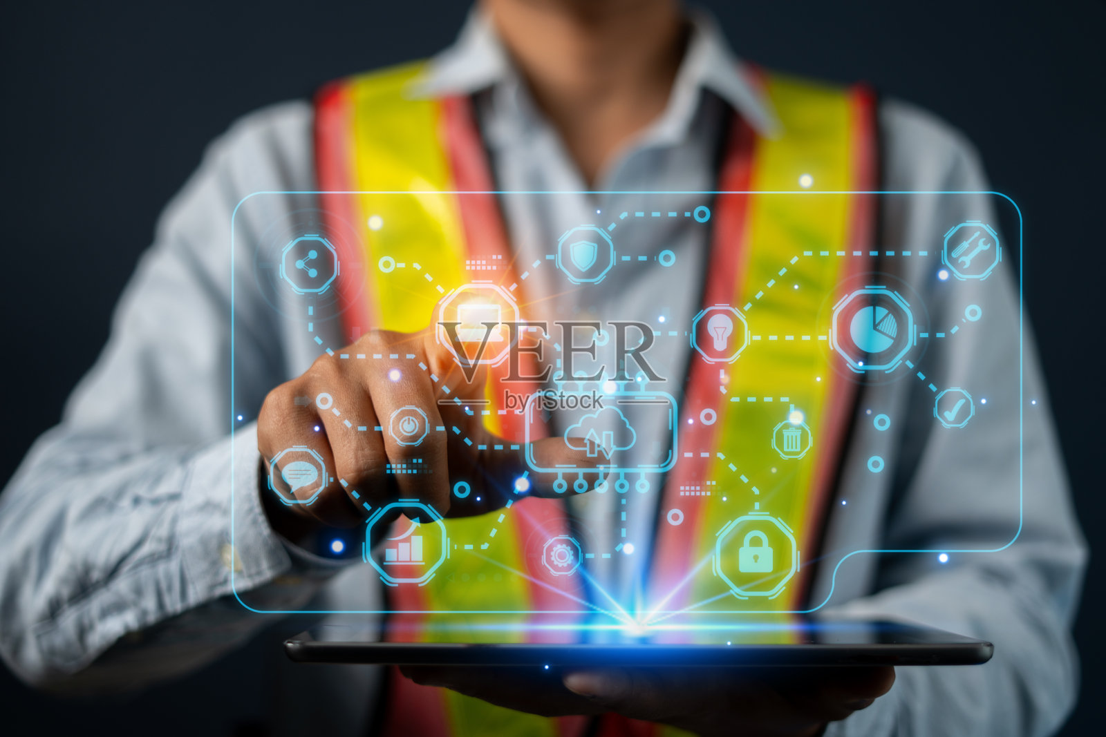 工程学使用AI人工智能来分析数据。技术和人的概念使用人工智能来帮助工作，并使用人工智能技术来帮助管理大数据，机器学习和业务分析。照片摄影图片