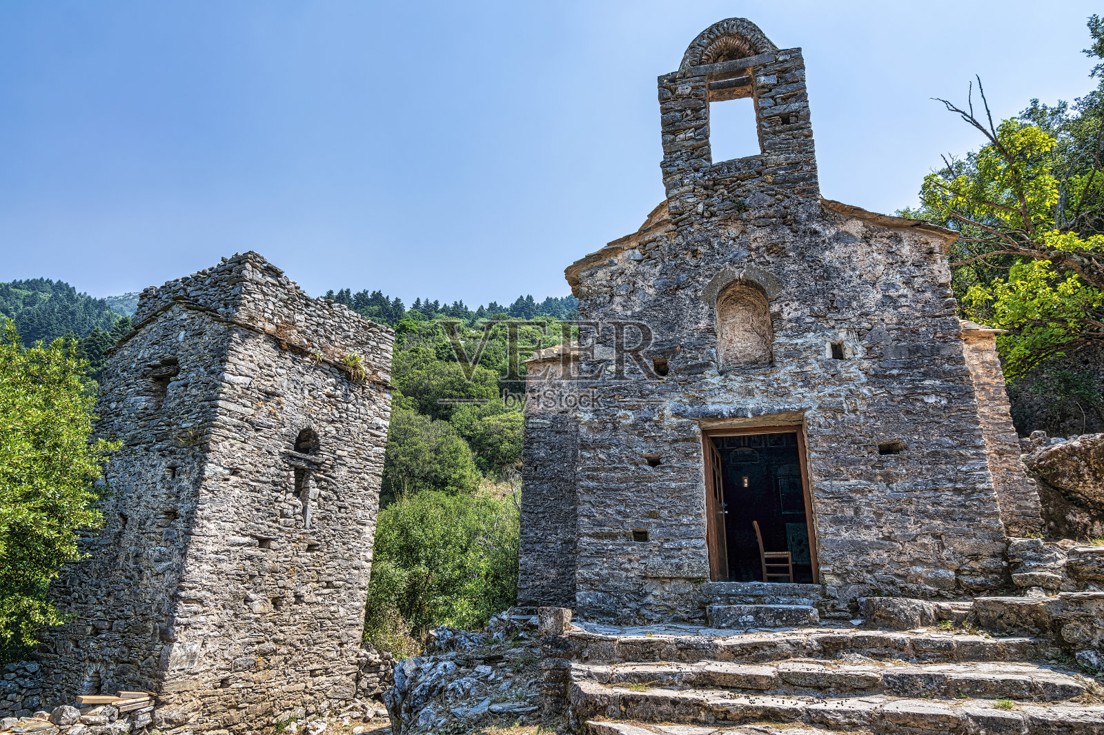 希腊伯罗奔尼撒半岛的萨缪尔修道院照片摄影图片