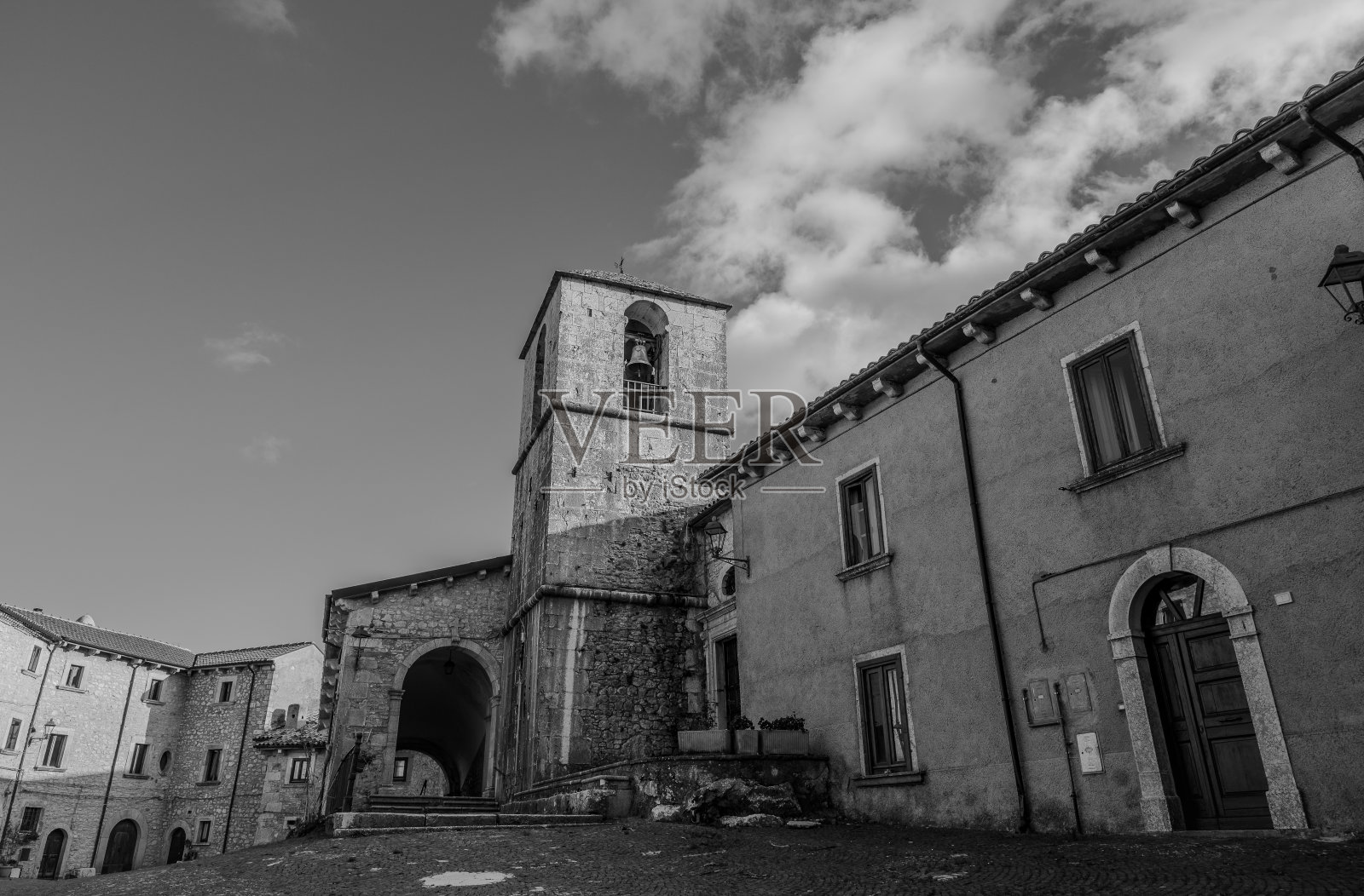 Vastogirardi，以色列，莫利塞。圣尼古拉迪巴里教堂。视图照片摄影图片