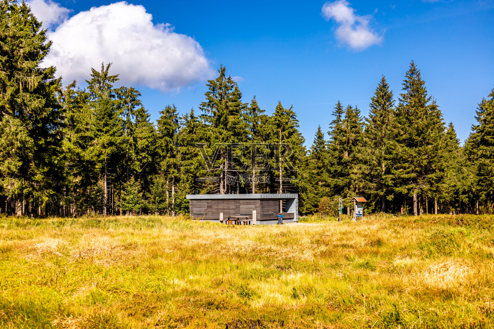 秋季自行车之旅在图林根森林的高径通过Oberhof和Suhl -图林根照片摄影图片