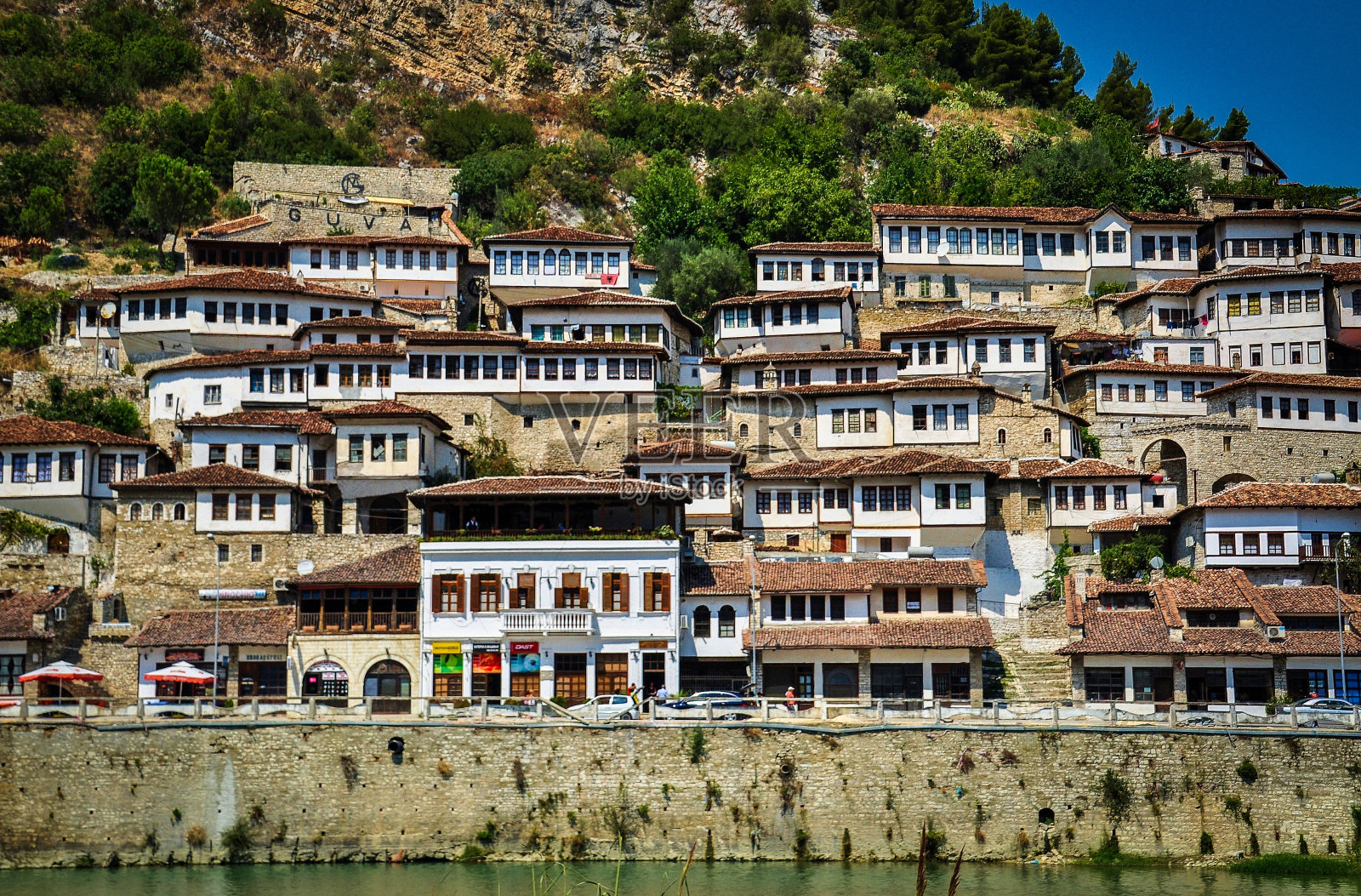 阿尔巴尼亚，贝拉特的老城区照片摄影图片