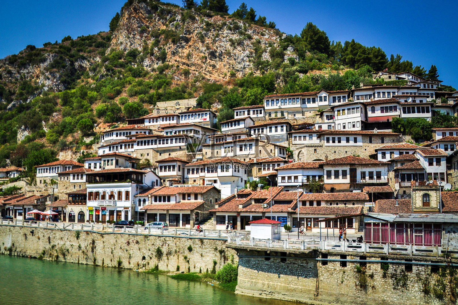 阿尔巴尼亚，贝拉特的老城区照片摄影图片