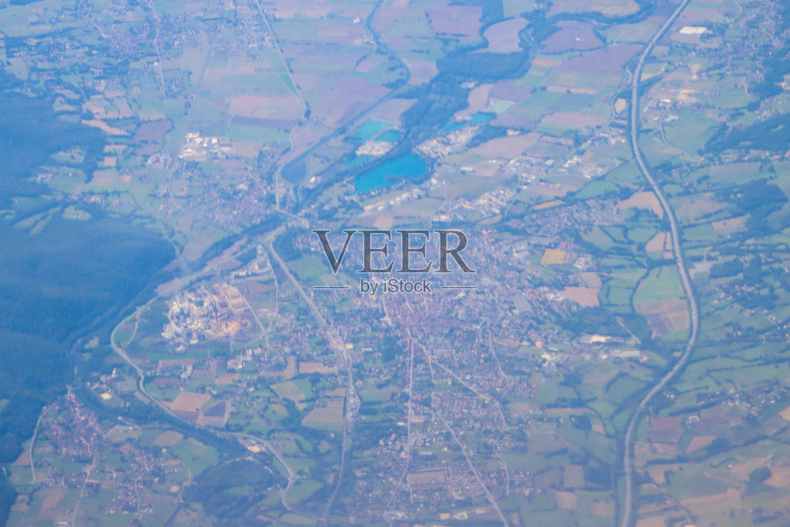 天空之上的陆地照片摄影图片