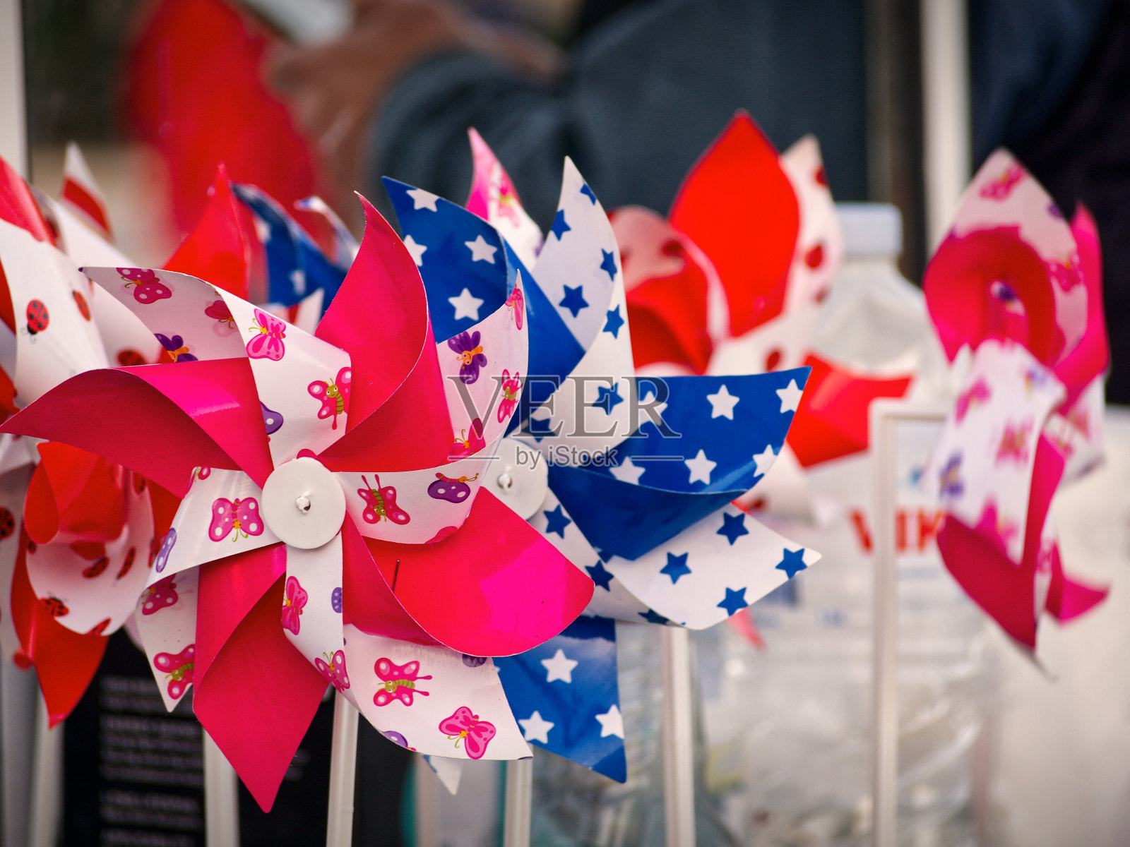 空气玩具风向标风车特写照片摄影图片