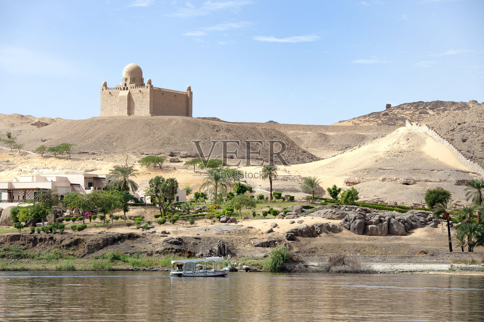 阿迦汗陵墓和阿斯旺瀑布的圣经风格风景，尼罗河，埃及照片摄影图片