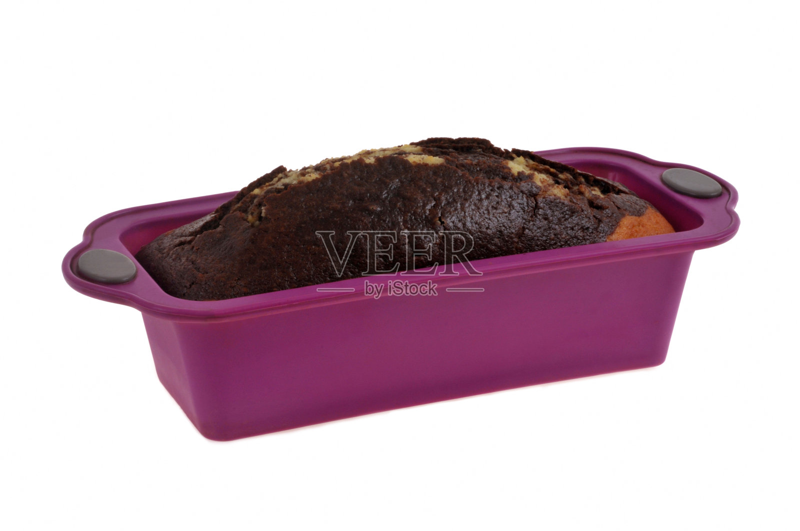 自制蛋糕在烤盘上隔离在白色照片摄影图片