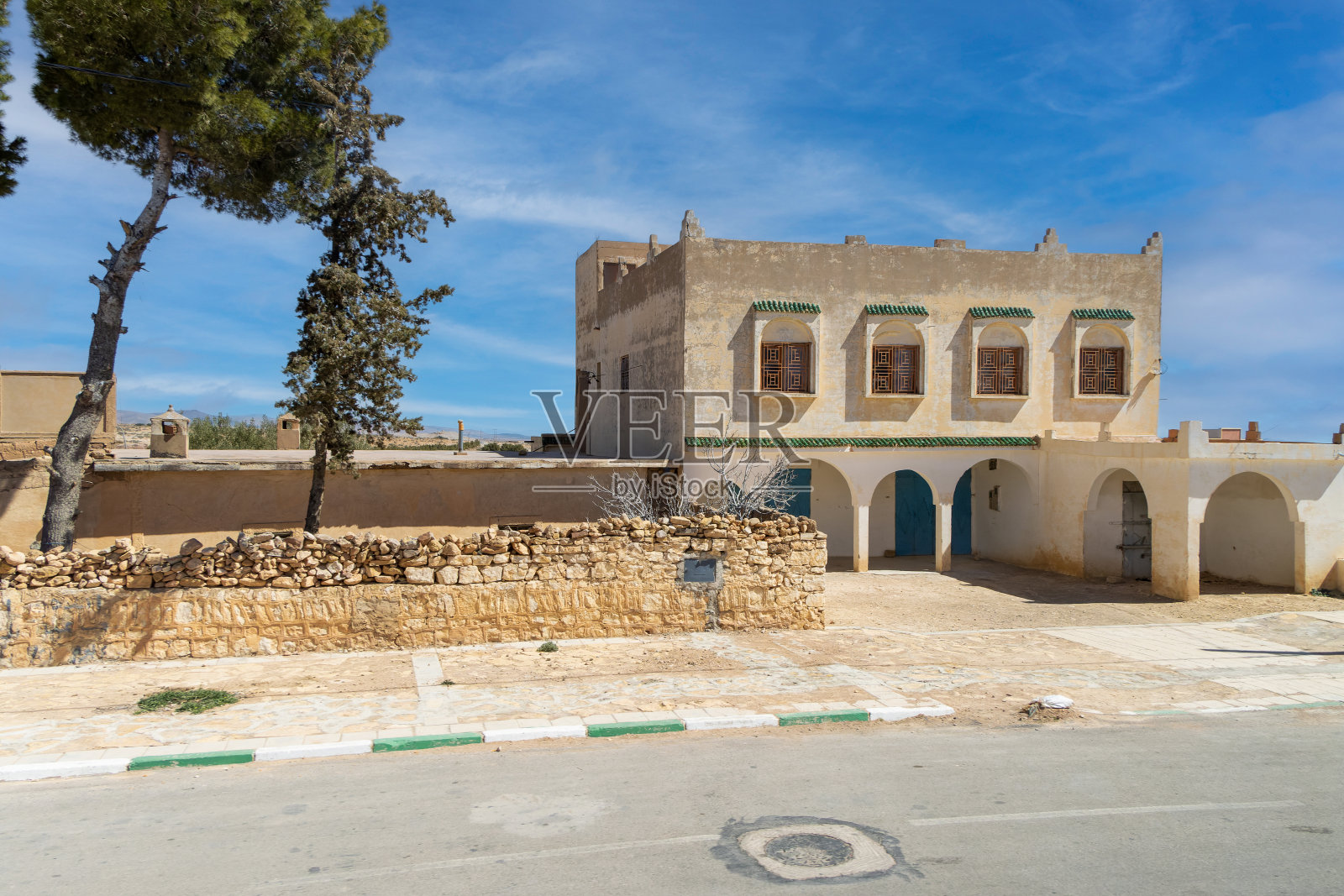 Oualegh是德拉-塔菲莱省中部的一个村庄。照片摄影图片