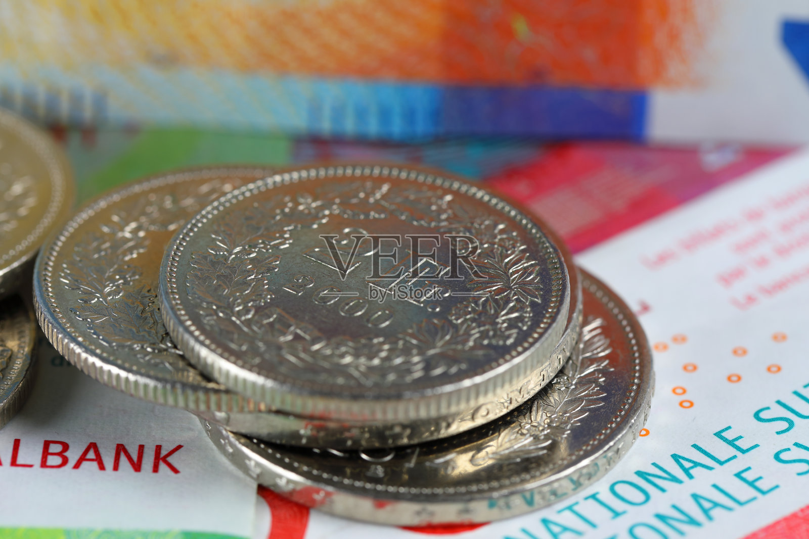 瑞士法郎的硬币和纸币照片摄影图片