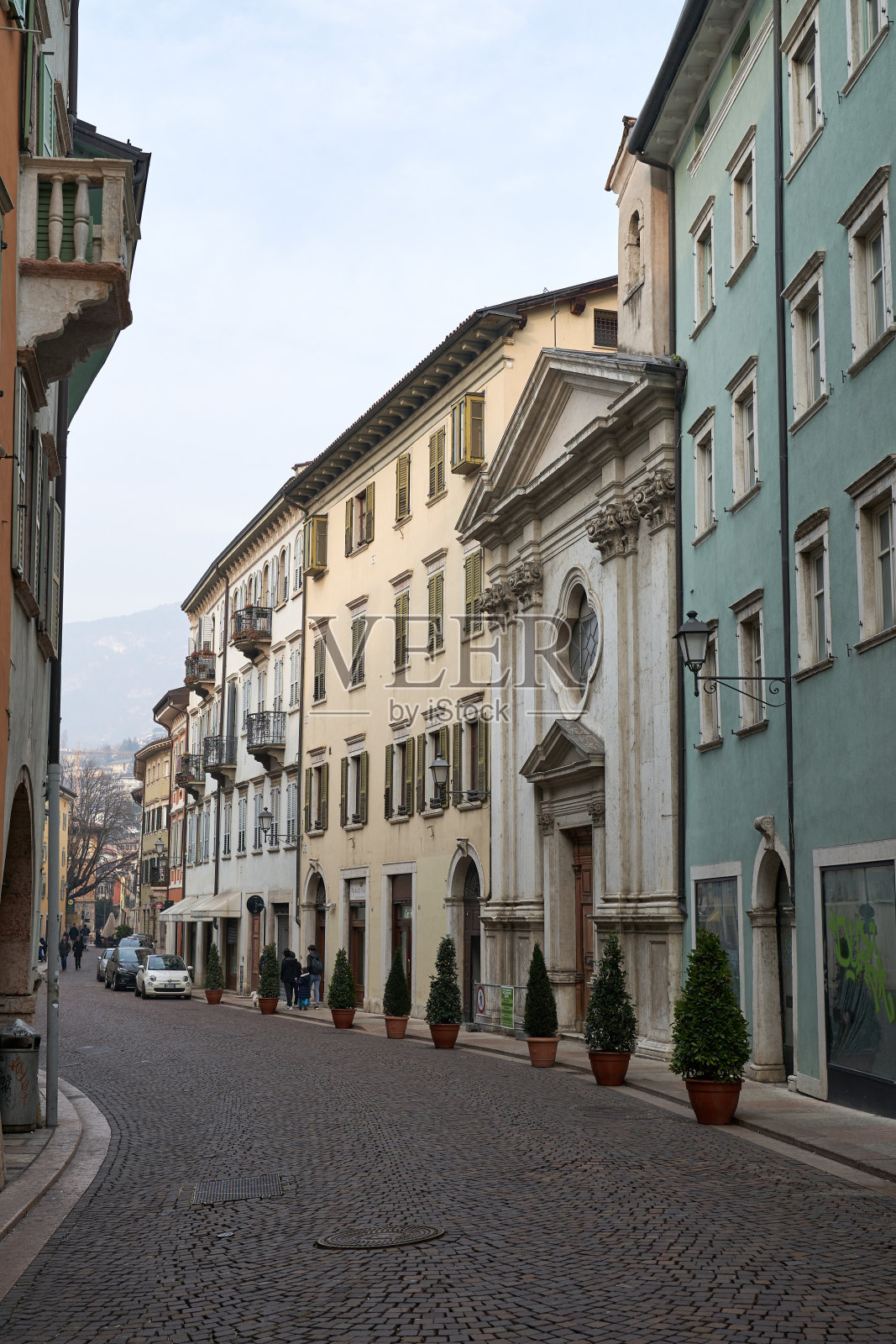 意大利城市特伦托的老街道照片摄影图片