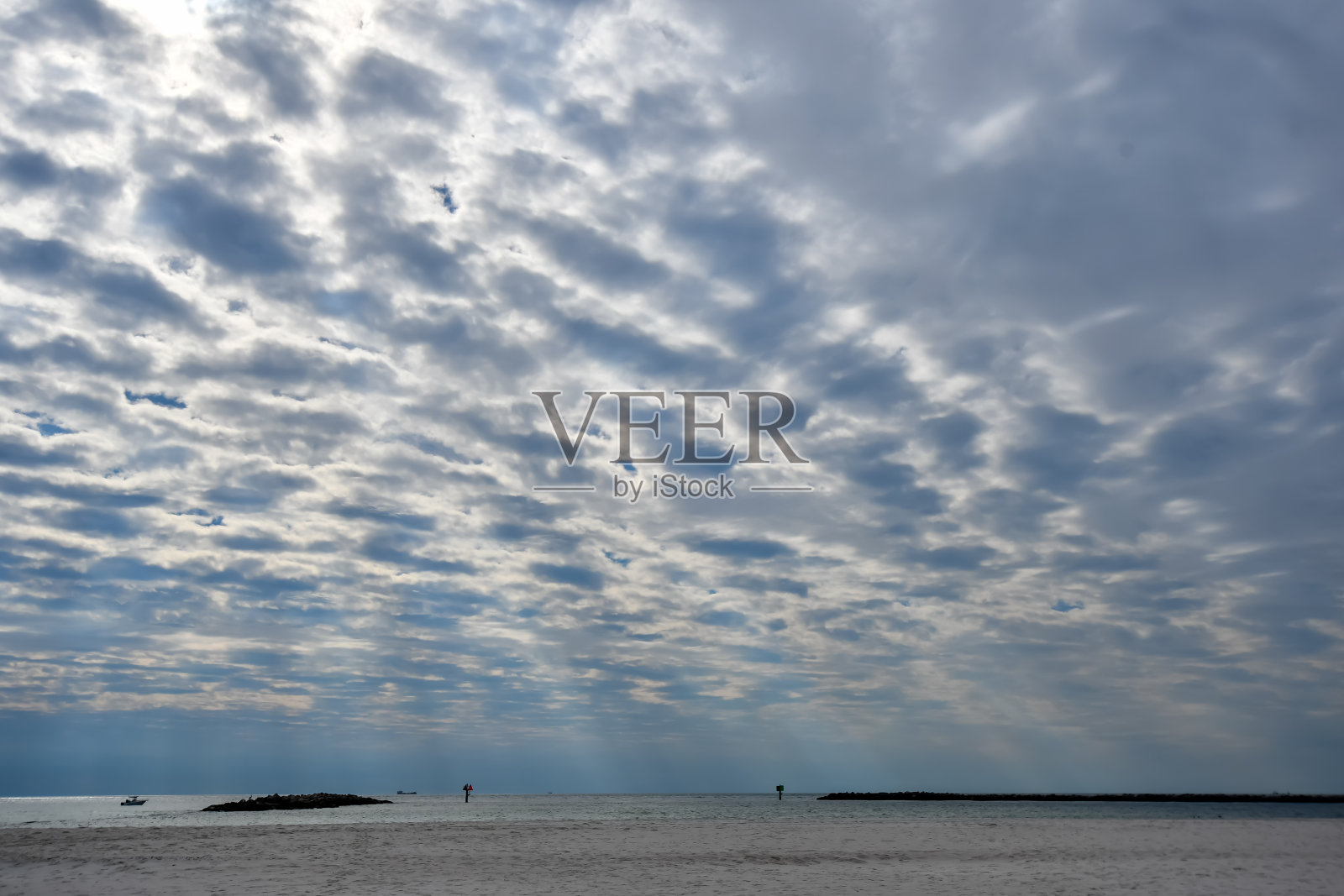 海滩上的新年照片摄影图片