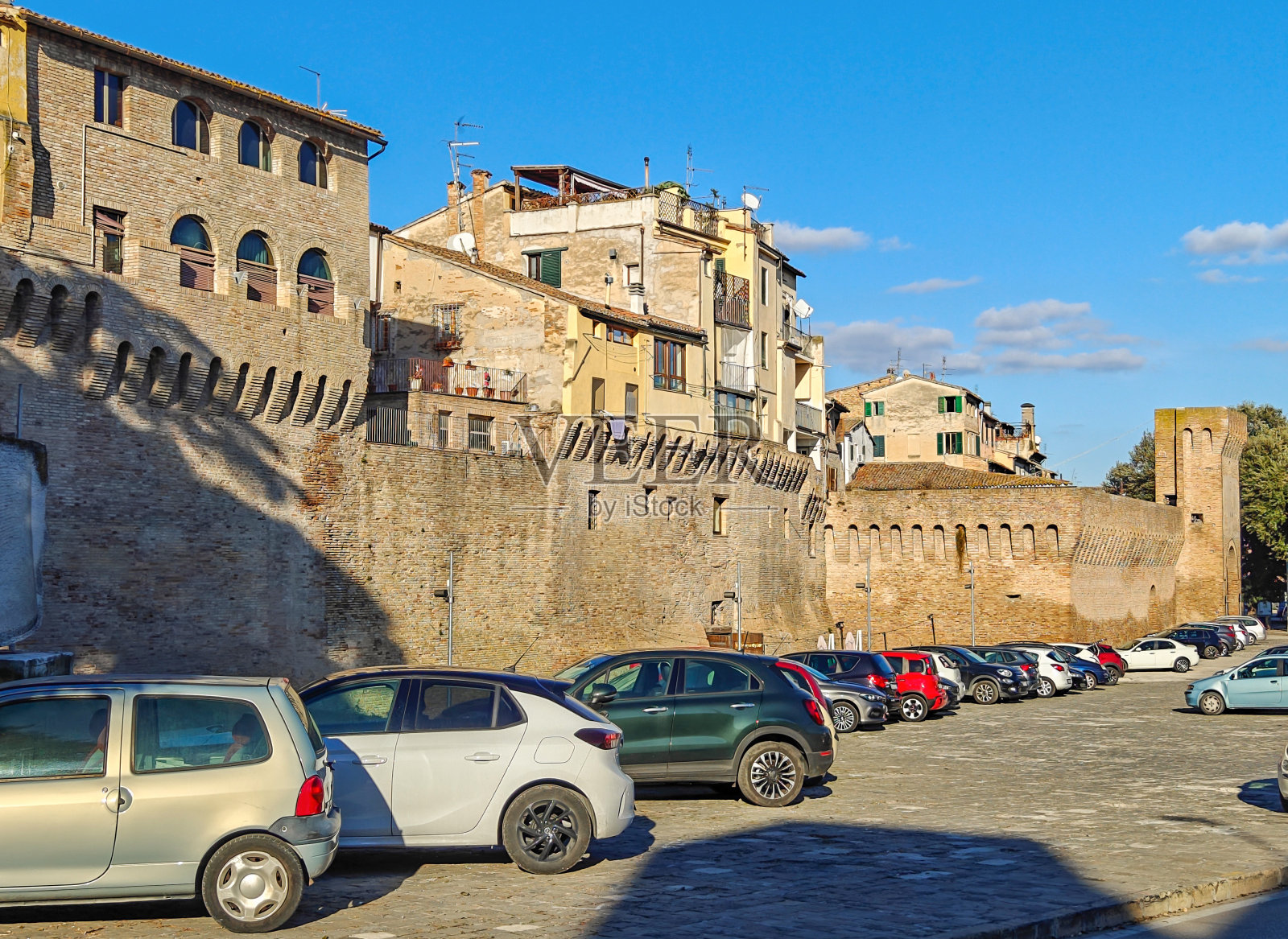 意大利杰西的防御城墙照片摄影图片
