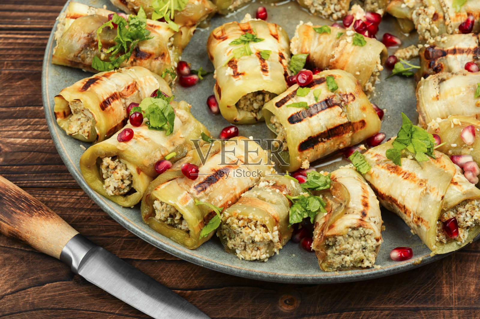 格鲁吉亚茄子卷照片摄影图片