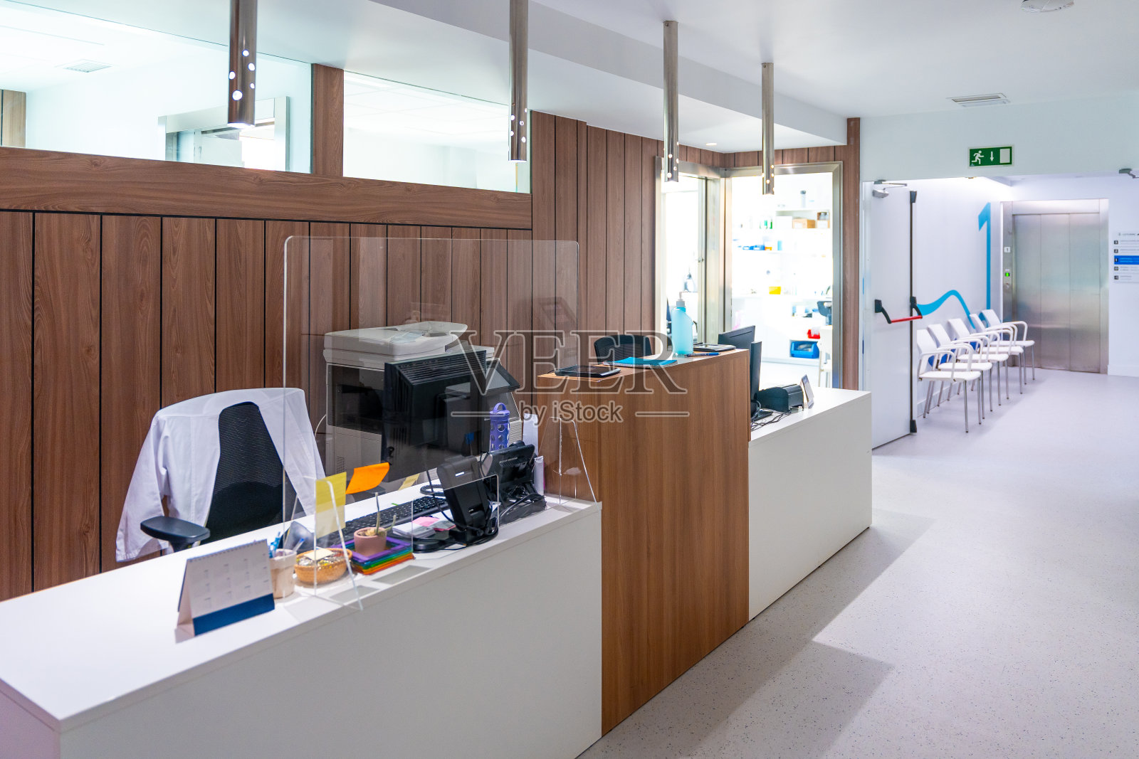 医院大厅里没有人的招待会照片摄影图片