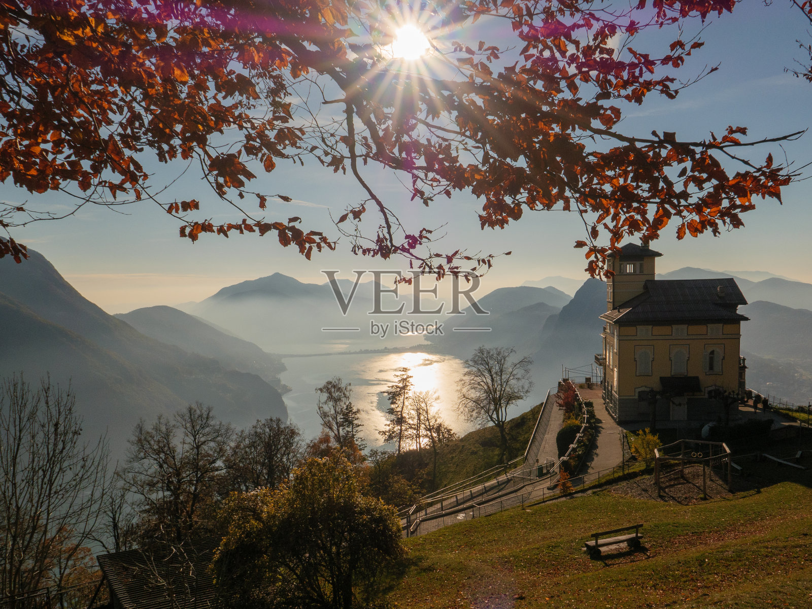 山的信徒照片摄影图片