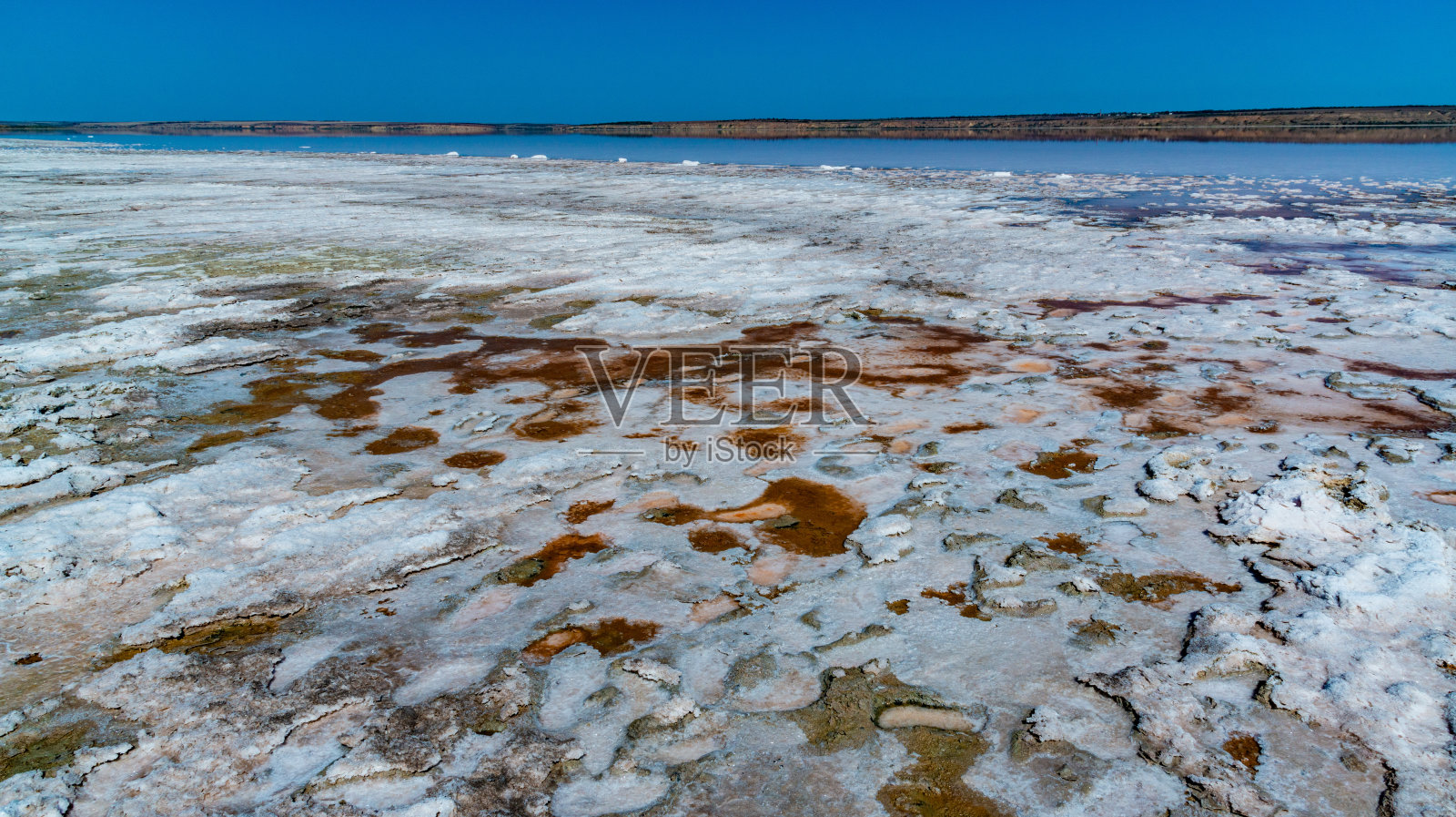 高盐库亚尔尼克河口。自沉降(表)盐氯化钠晶体照片摄影图片