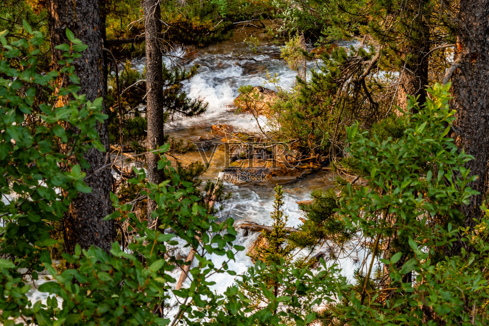 加拿大阿尔伯塔省冰碛湖大道班夫国家公园照片摄影图片