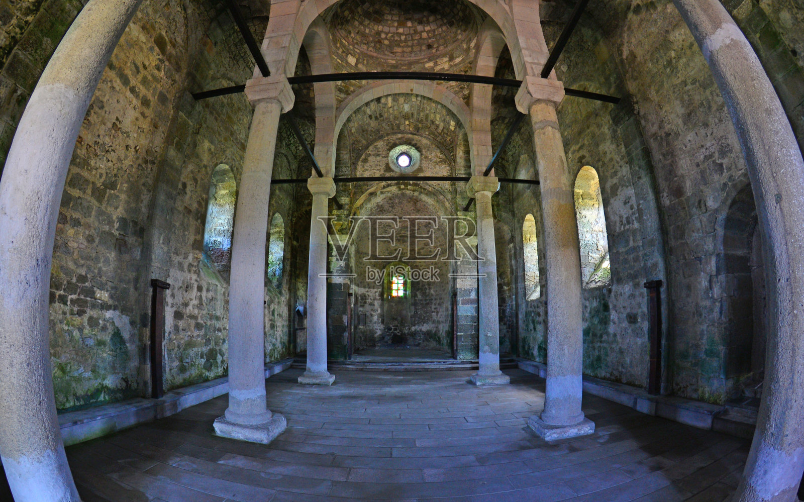 在土耳其奥尔都的杰森伯努有一座历史悠久的教堂。这是一个旅游区。照片摄影图片