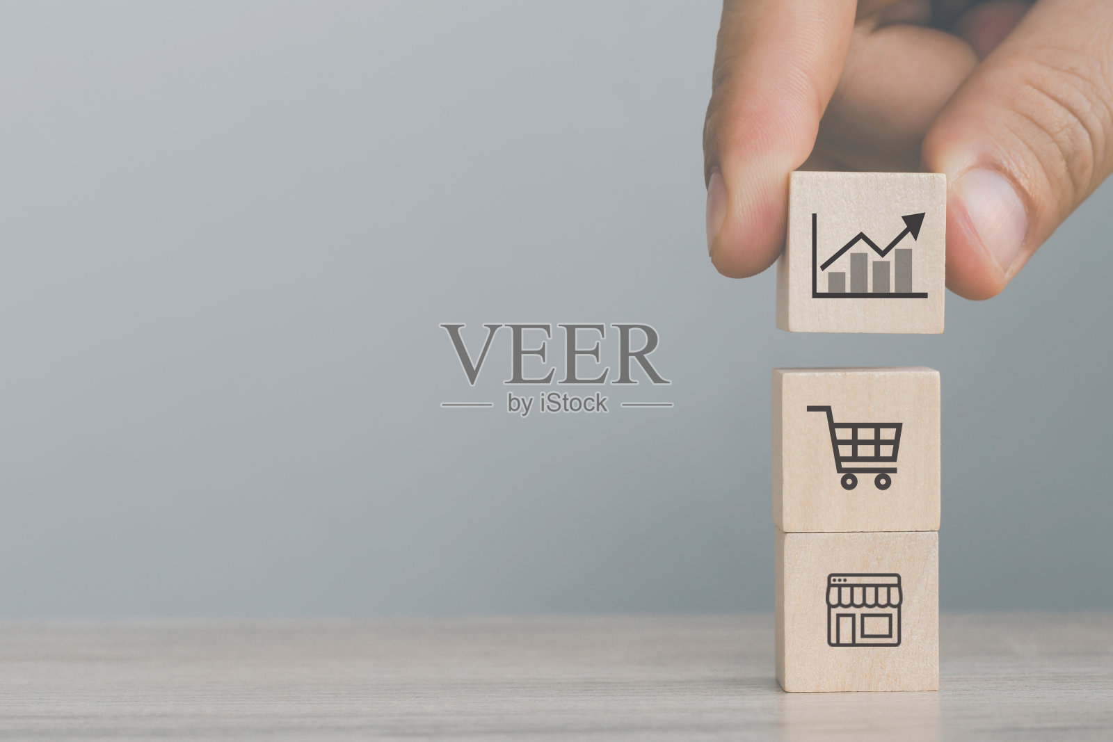 木方块随着在线电子商务产品的销量不断增长照片摄影图片