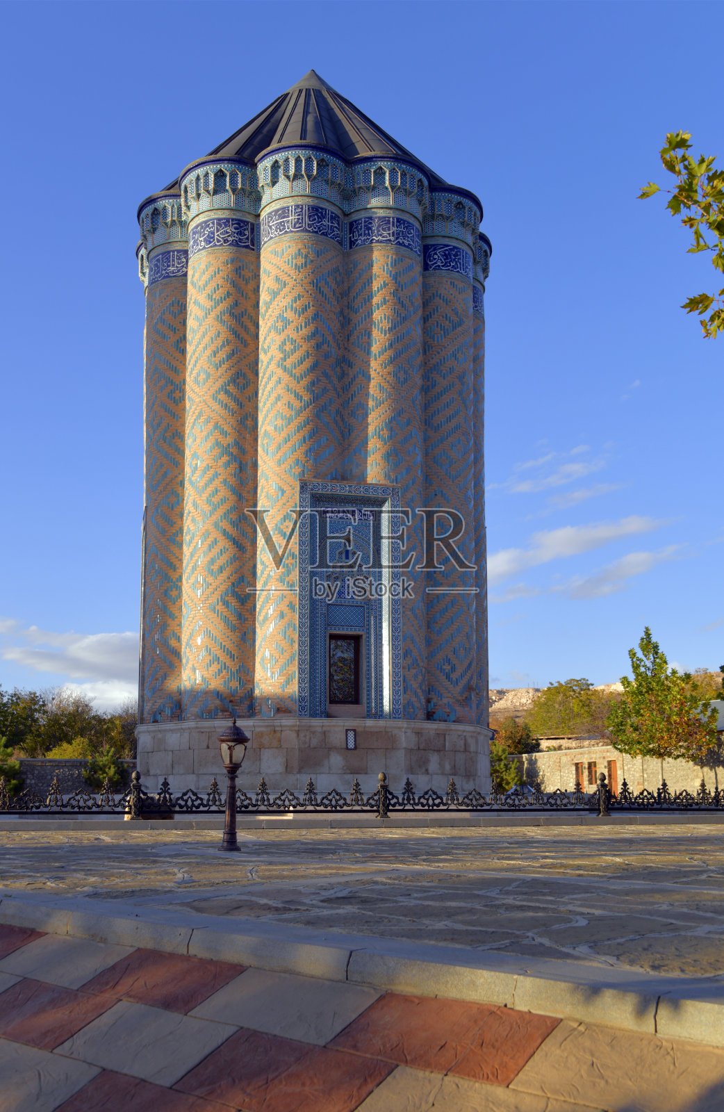 卡拉巴赫拉陵墓-为蒙古公主Qutui Khatun建造，成吉思汗的孙女，Kangarli地区，纳希切万，阿塞拜疆照片摄影图片