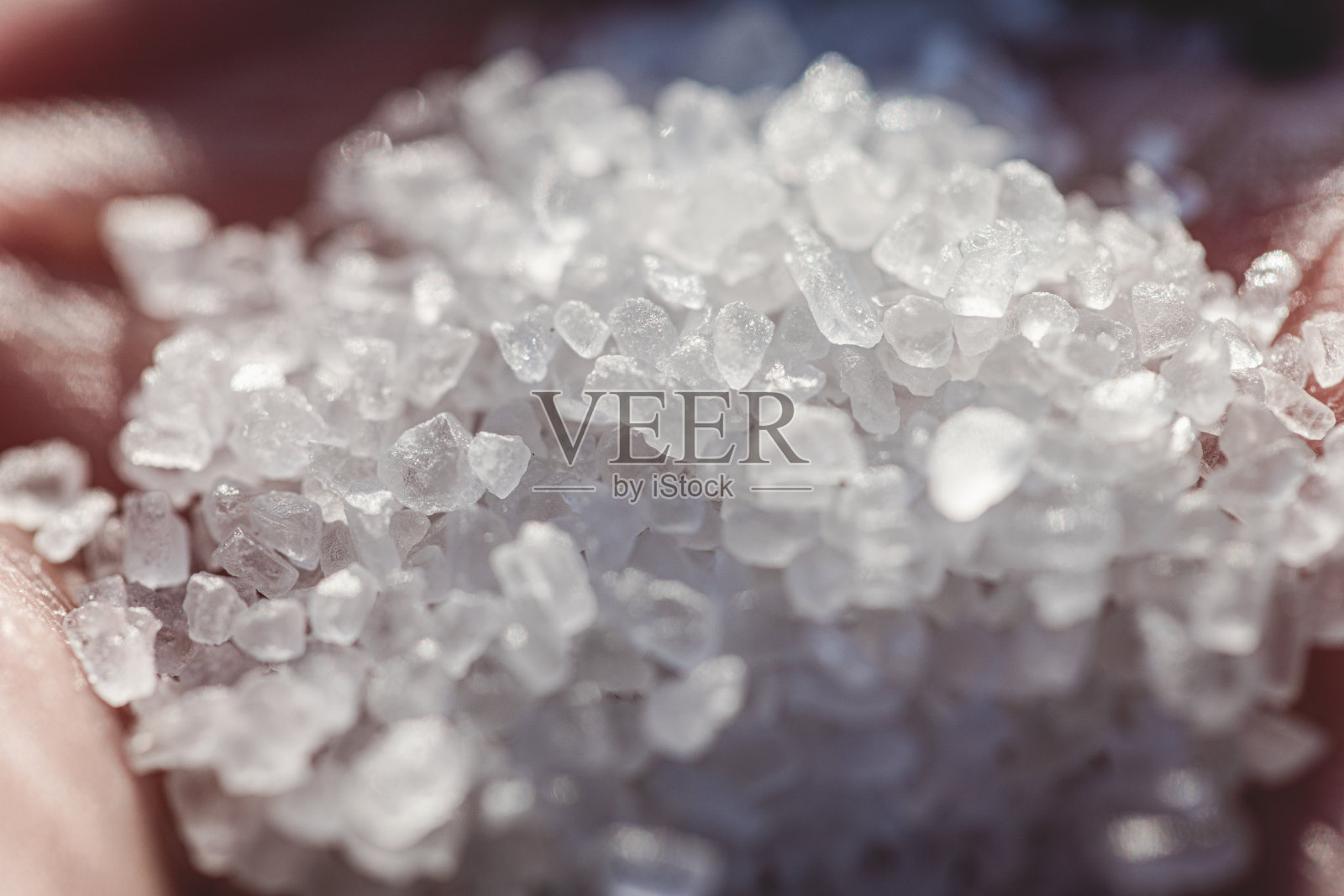 盐在手照片摄影图片