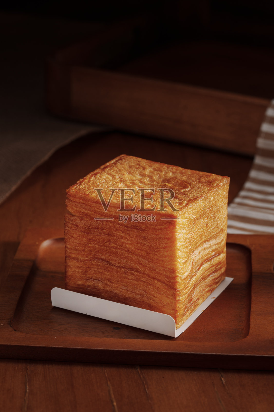 分层面包香草酱照片摄影图片