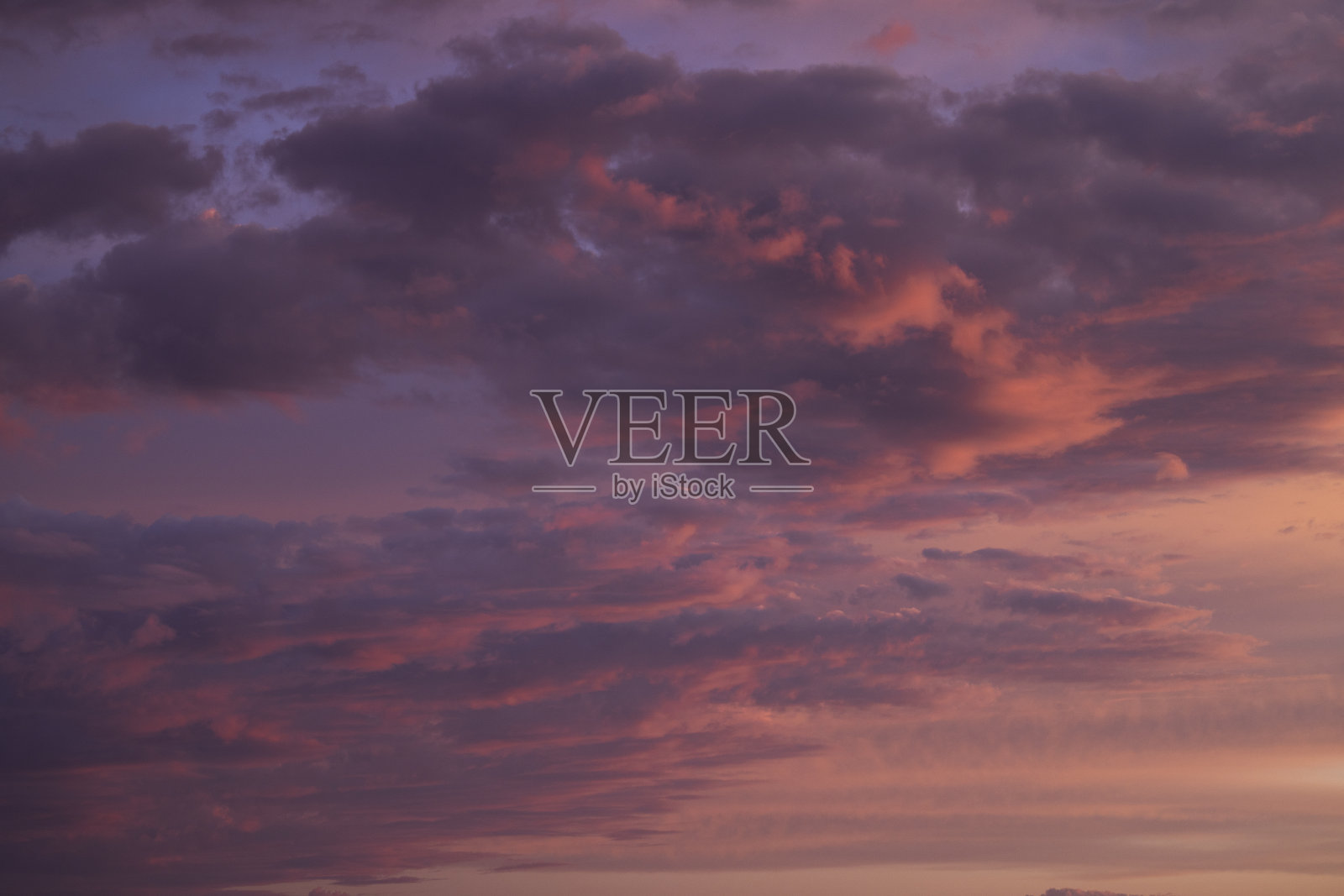 天空中不可思议的颜色照片摄影图片