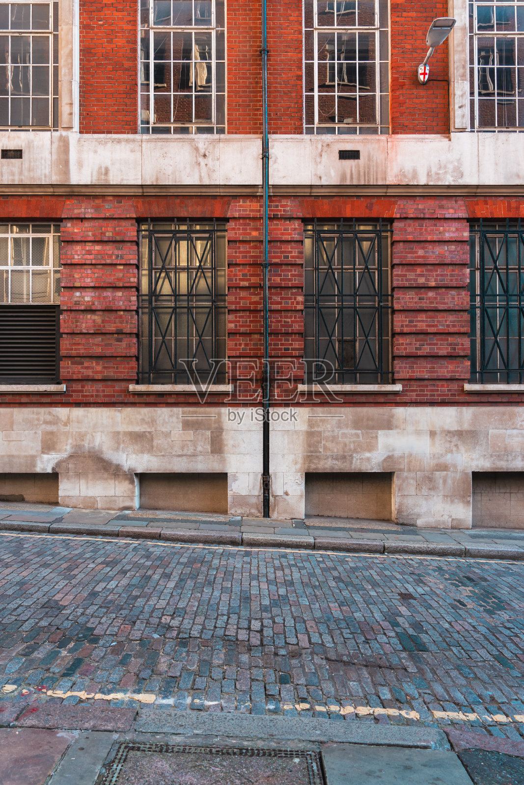 伦敦大街上的经典建筑墙照片摄影图片