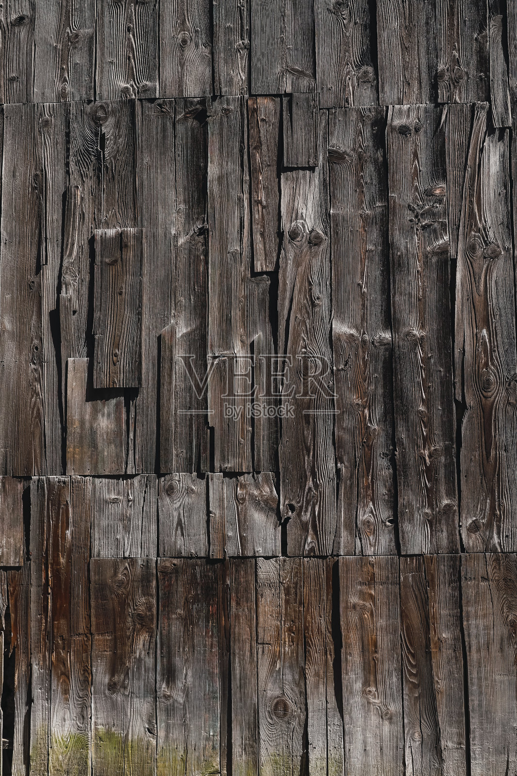 没有开口的旧木结构。照片摄影图片