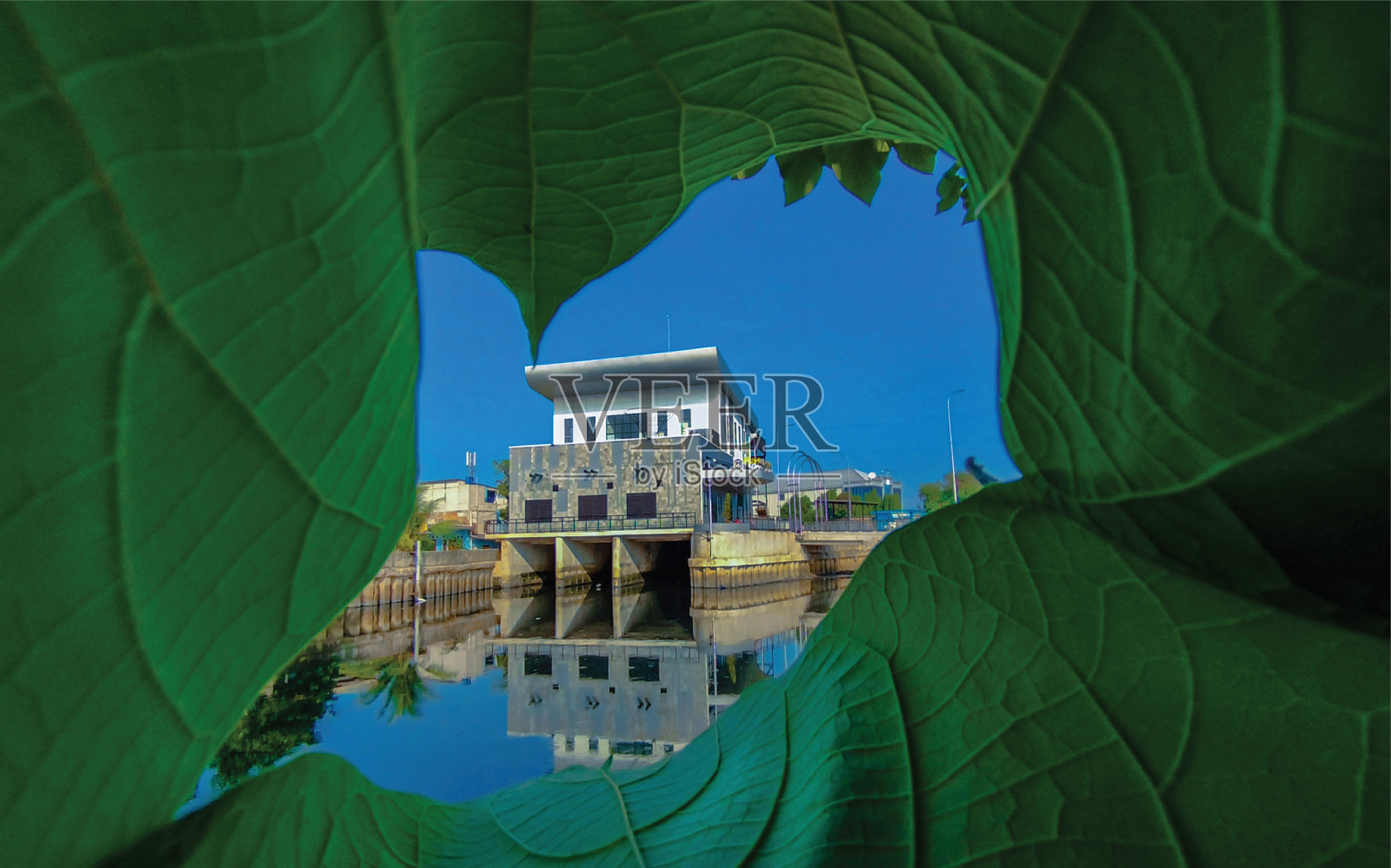 风景优美的城市基础设施、城市建筑、地标性景观照片摄影图片