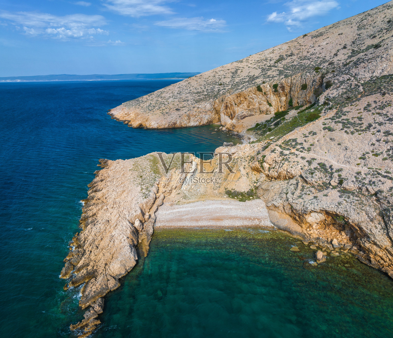 Krk岛上遥远的海滩照片摄影图片