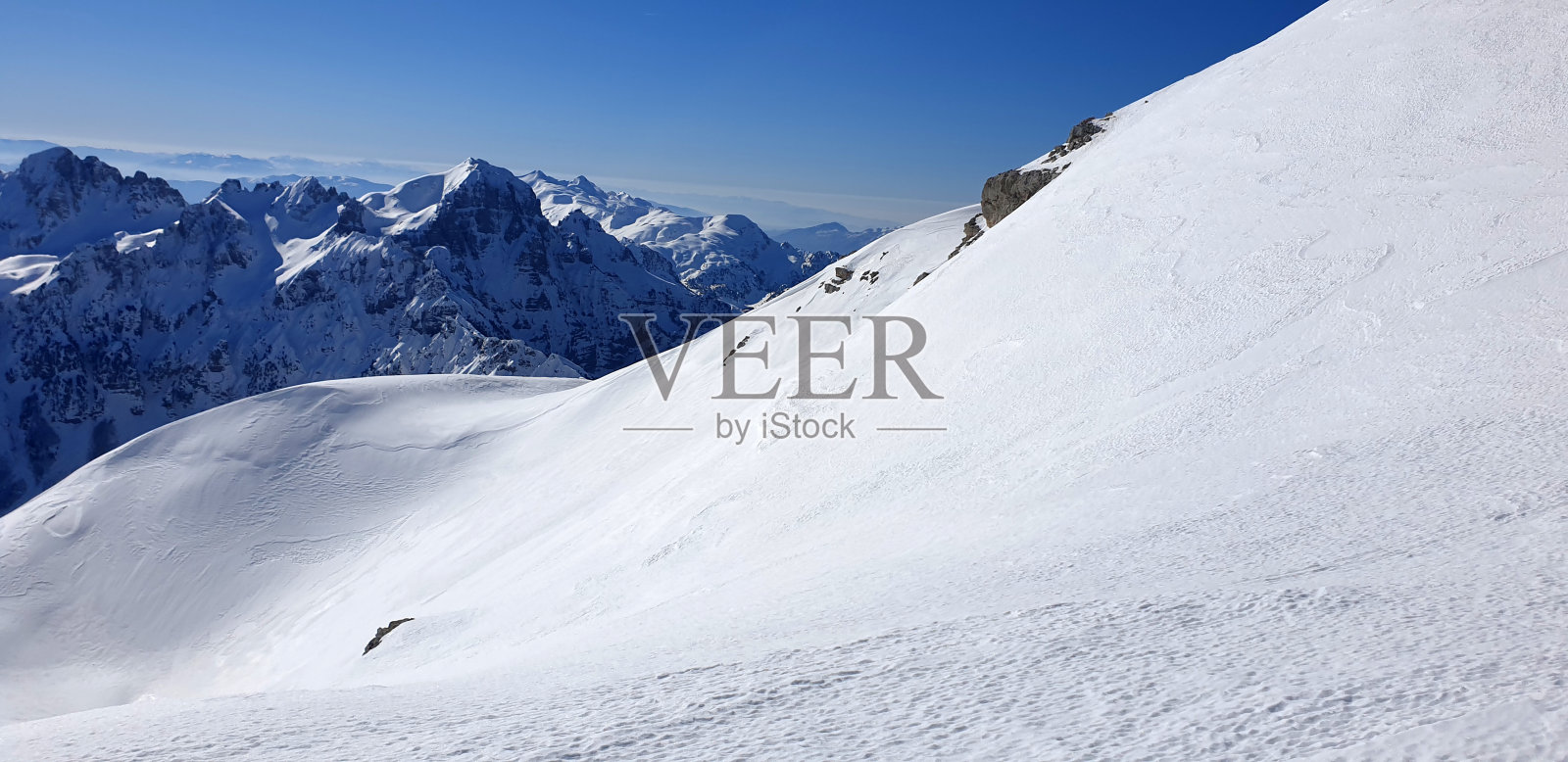 大自然的威严:徒步旅行和山地冒险照片摄影图片