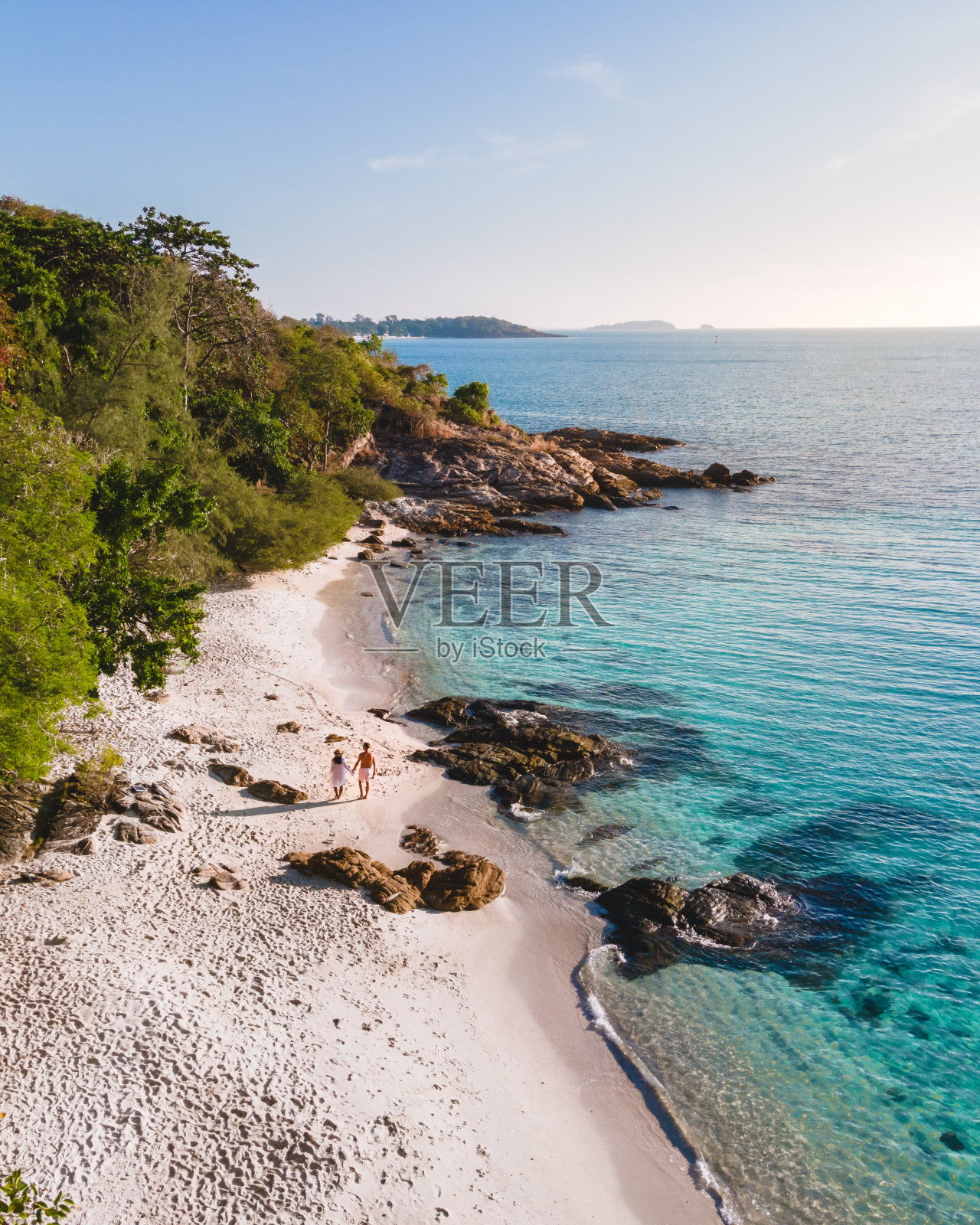 泰国萨美岛，无人机从泰国萨美岛上空俯瞰照片摄影图片