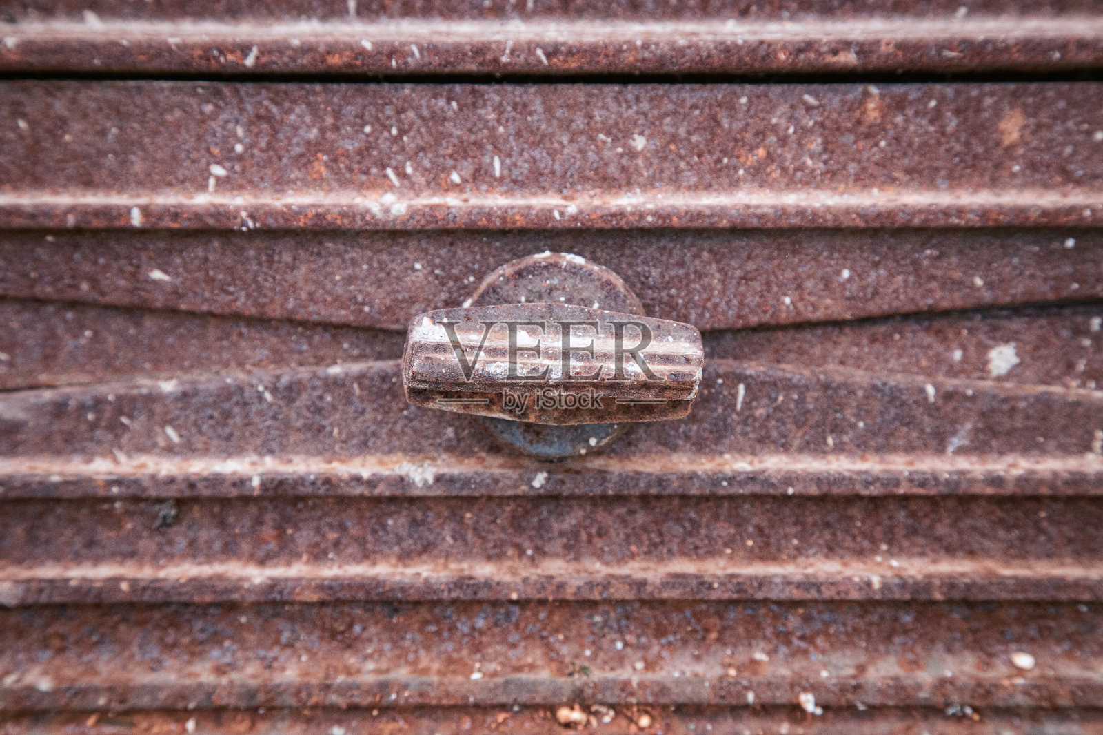 壁炉的细节与木材燃烧炉不再使用，在退化的状态，废料。抽象的背景。照片摄影图片