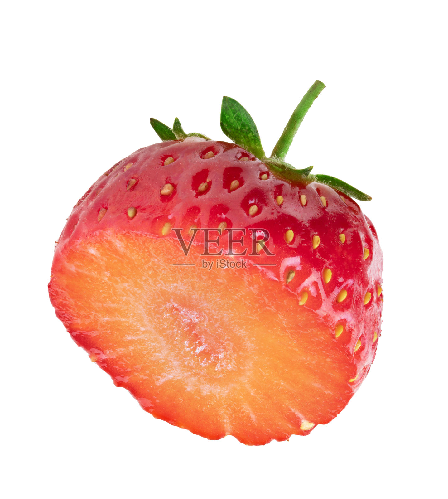 在白色背景上孤立的新鲜草莓照片摄影图片