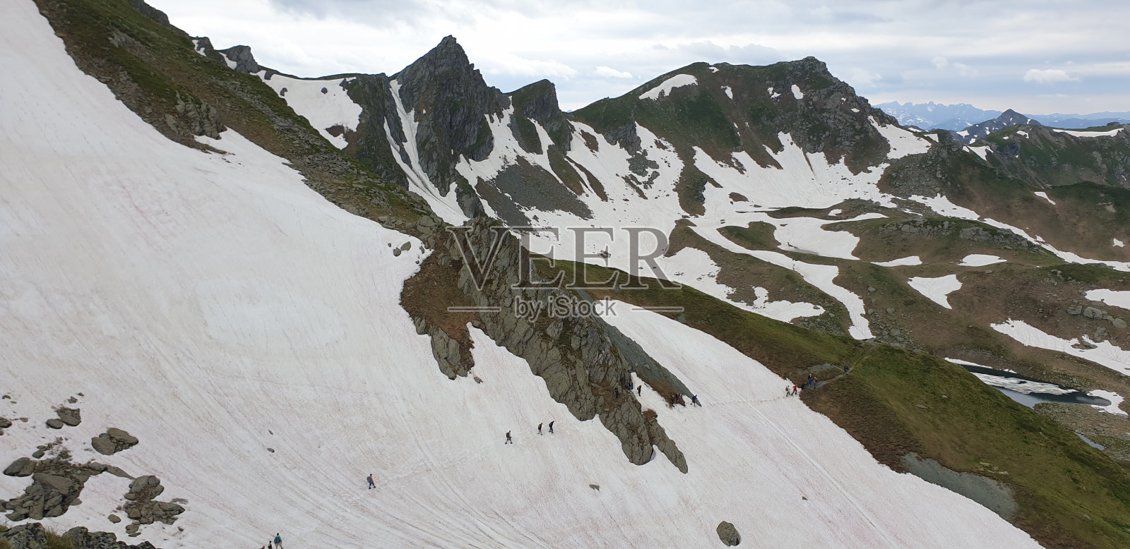 大自然的威严:徒步旅行和山地冒险照片摄影图片