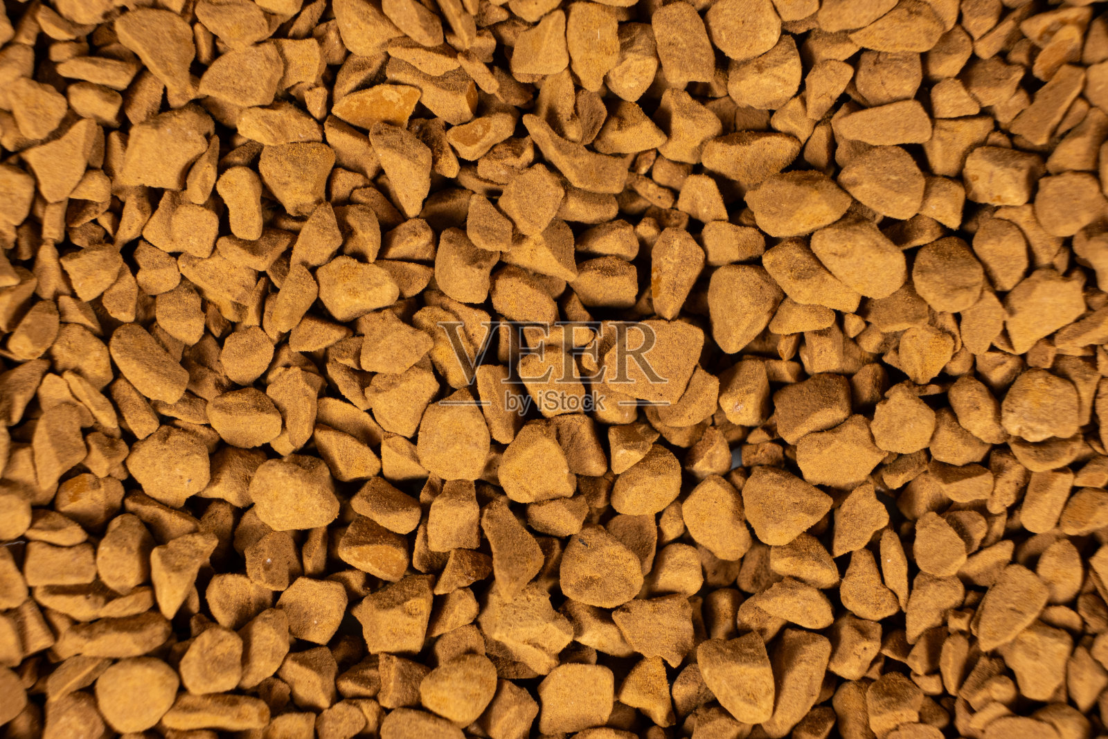 背景冻干颗粒速溶咖啡微距特写。照片摄影图片